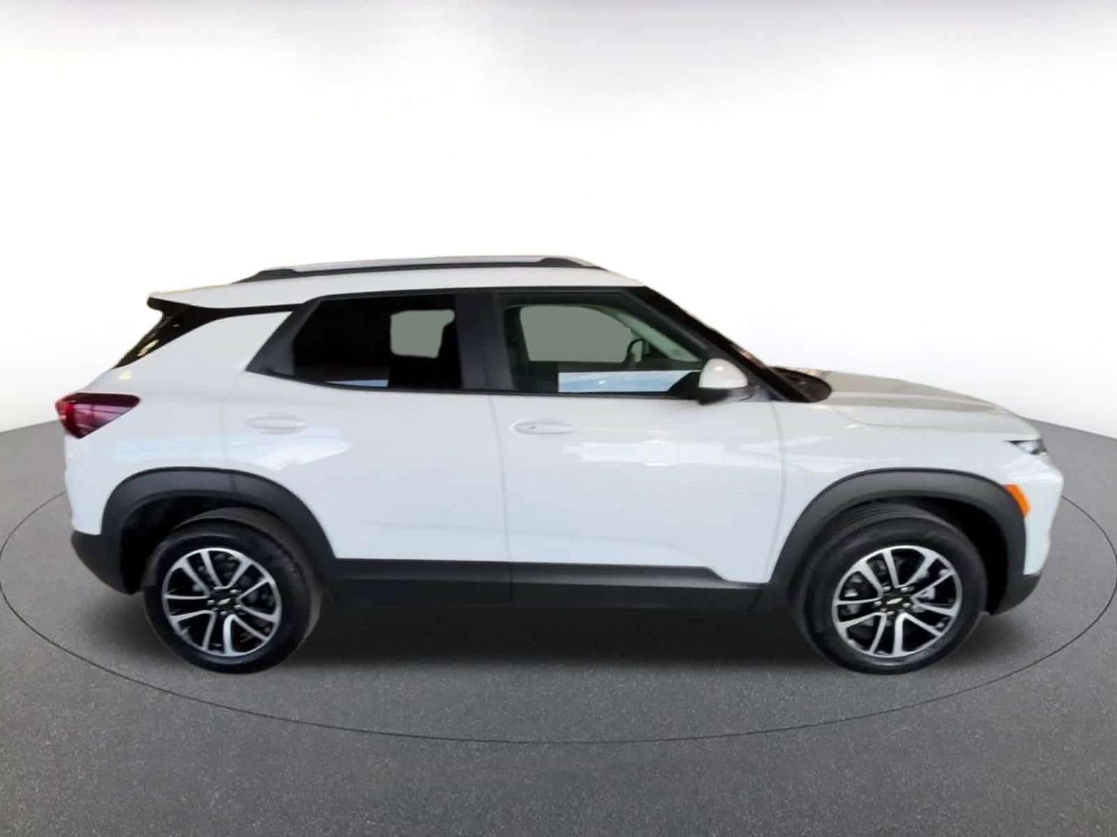 Thumbnail: 2025 Chevrolet TrailBlazer - 16