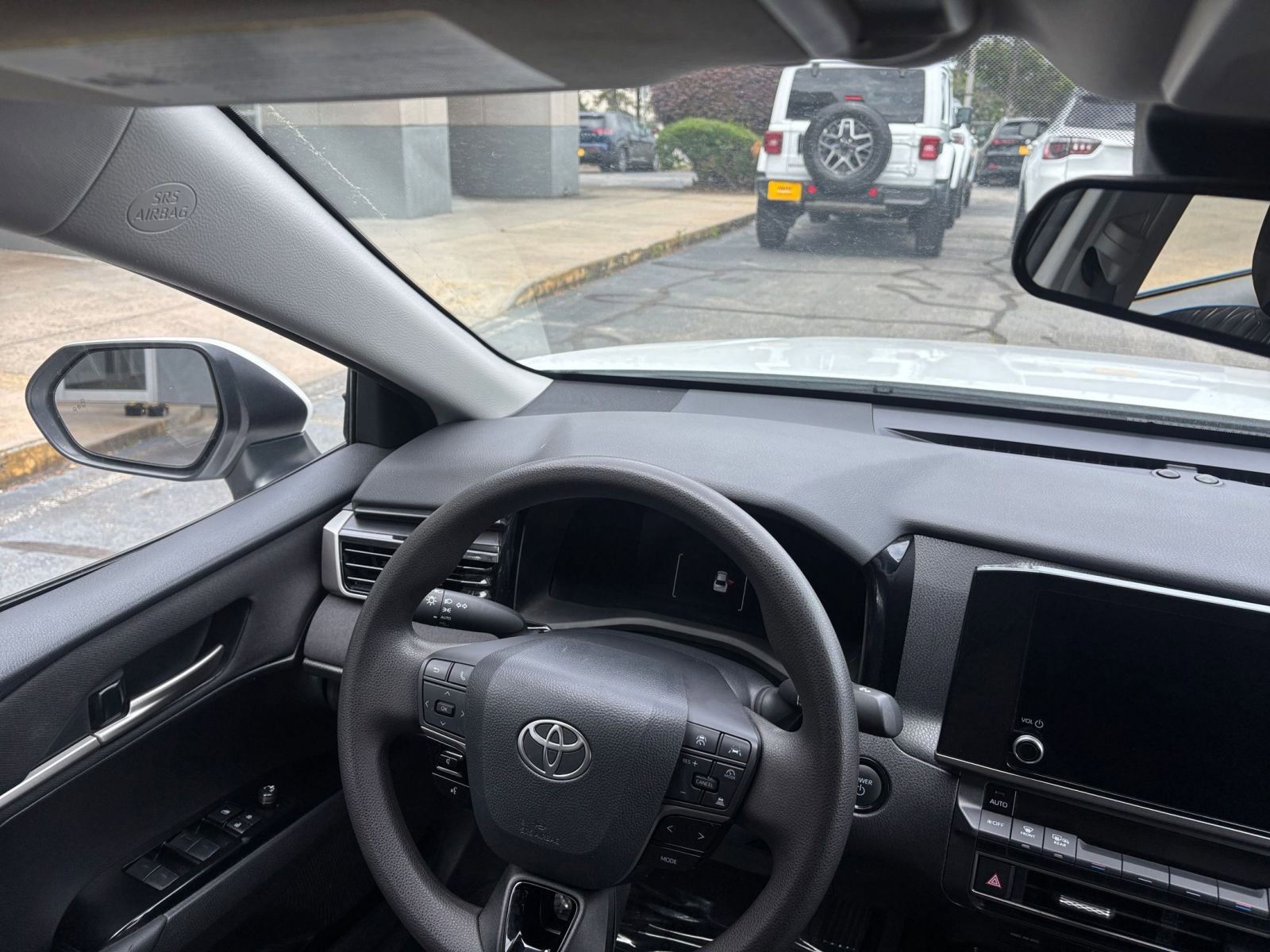 Thumbnail: 2025 Toyota Camry - 33