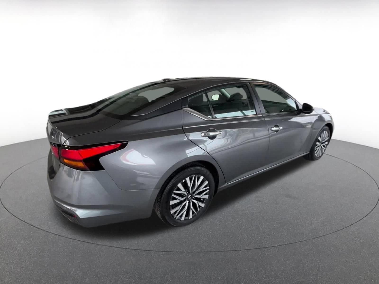 Thumbnail: 2025 Nissan Altima - 13