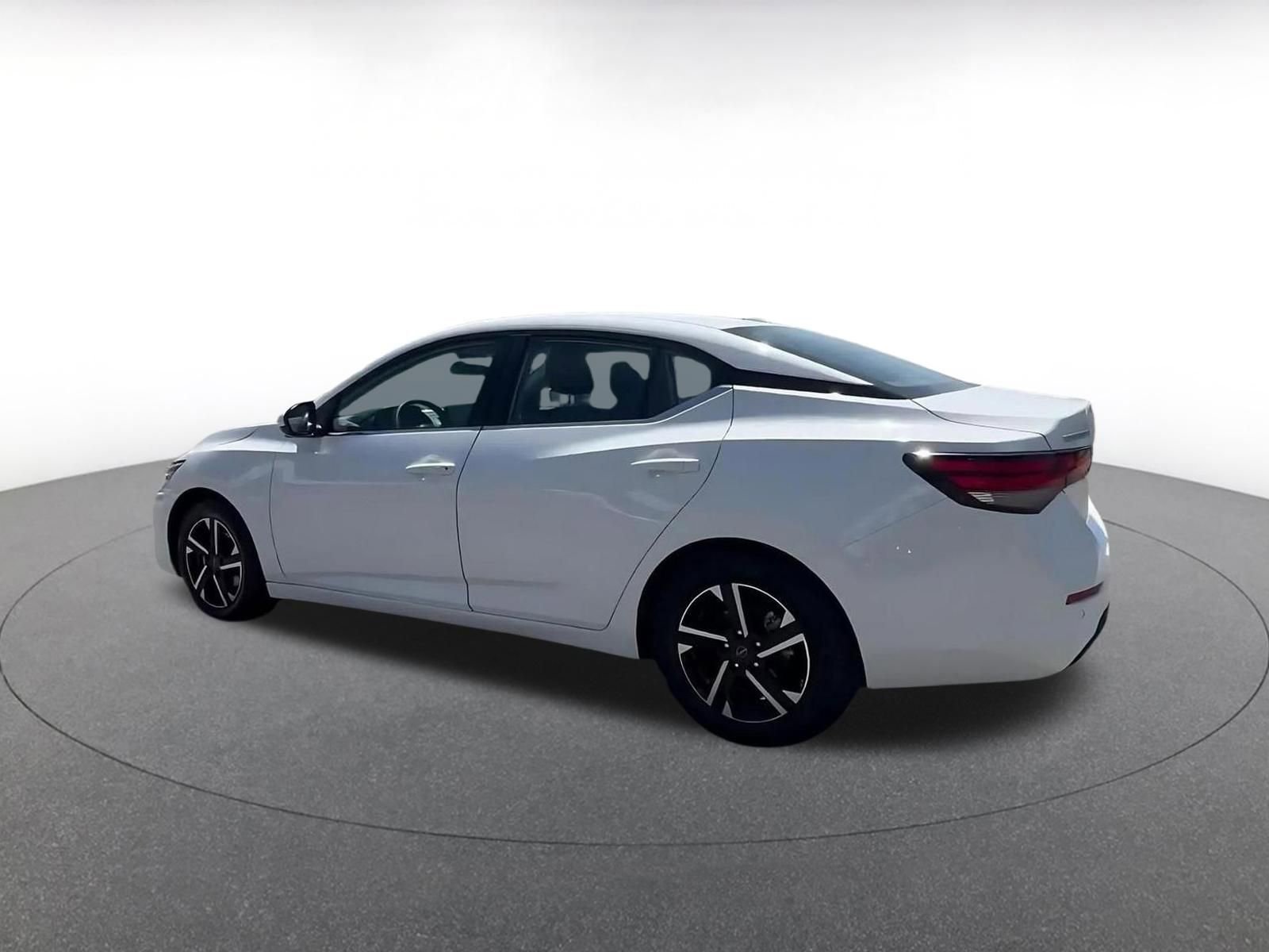 Thumbnail: 2025 Nissan Sentra - 10