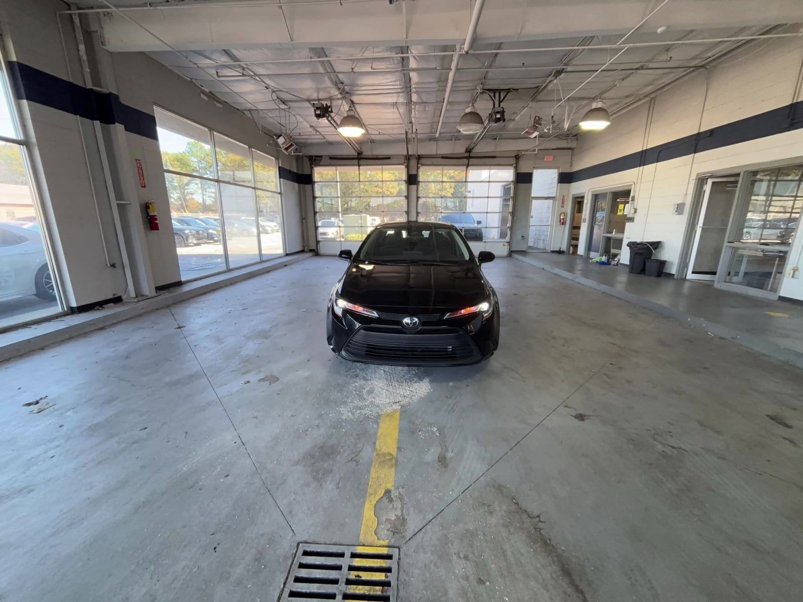 Thumbnail: 2025 Toyota Corolla - 16