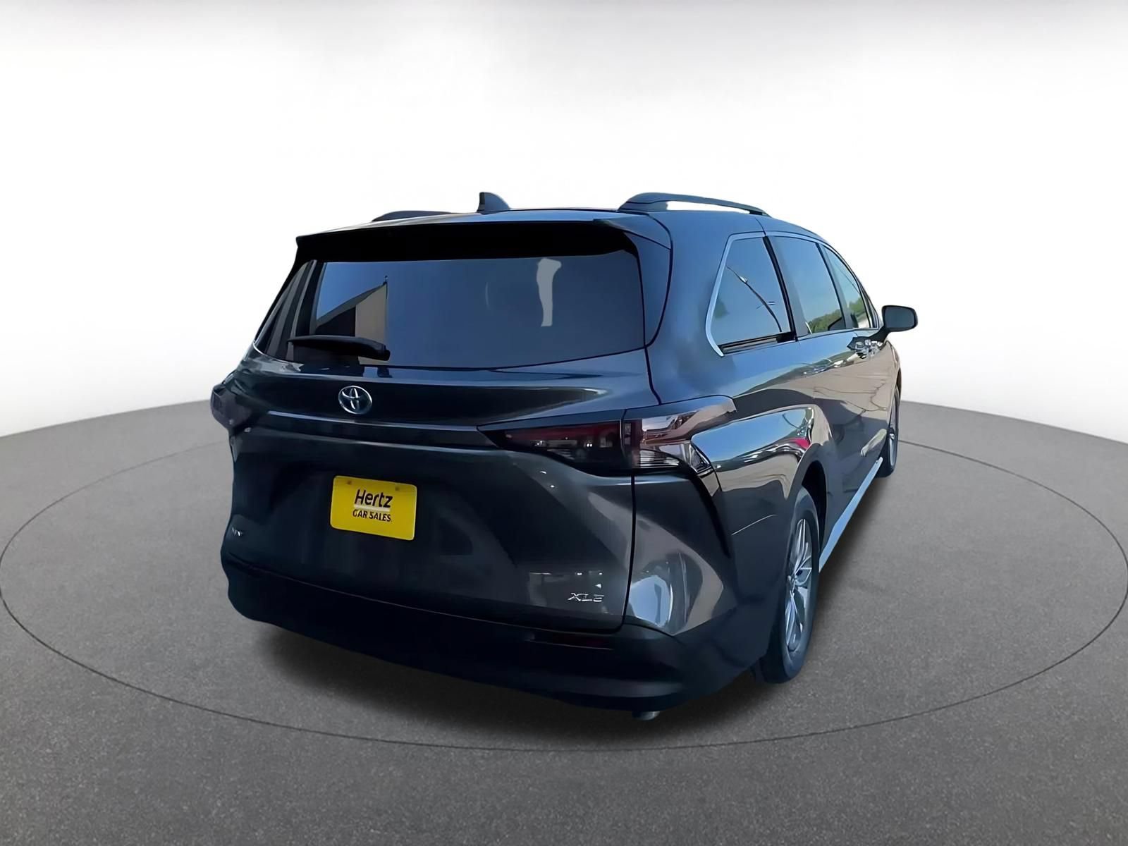 Thumbnail: 2025 Toyota Sienna - 13