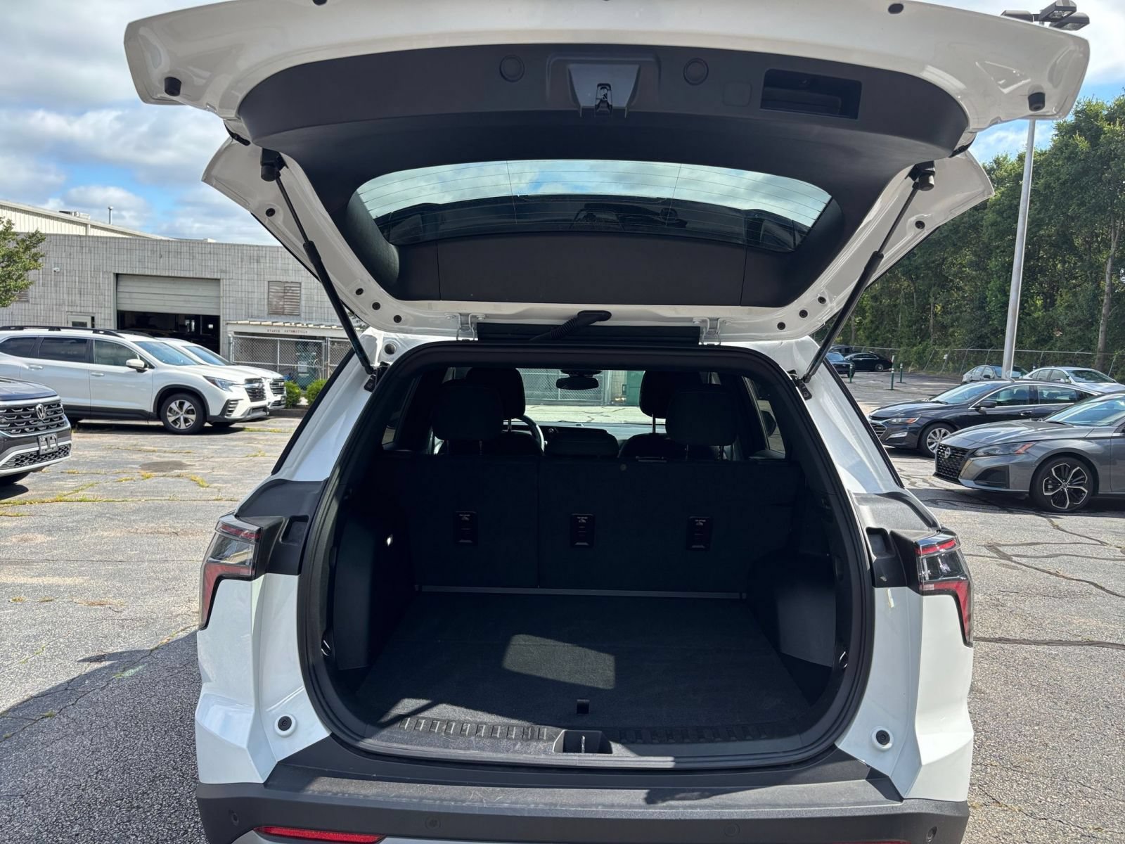 Thumbnail: 2025 Chevrolet Equinox - 31