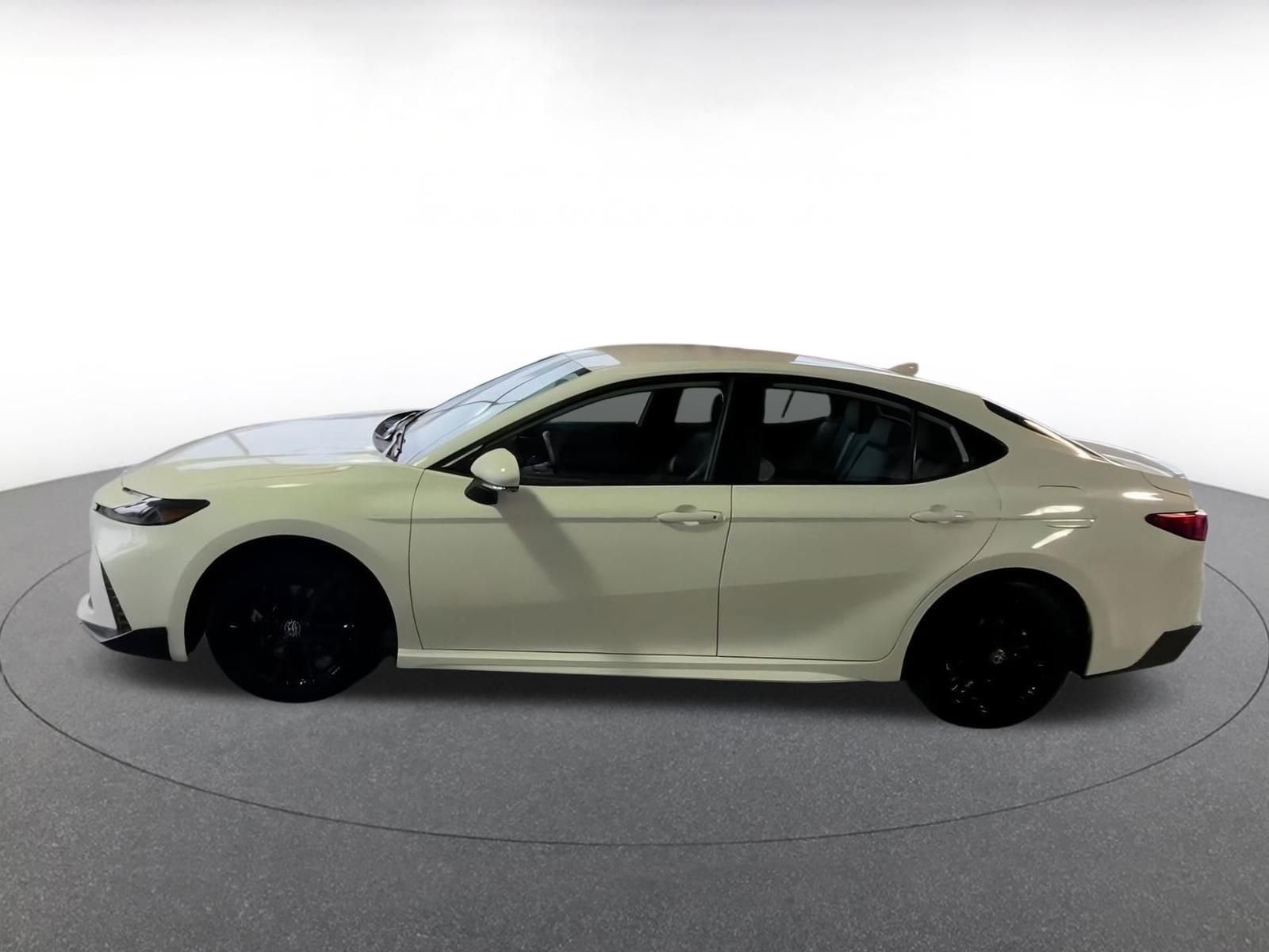 Thumbnail: 2025 Toyota Camry - 13