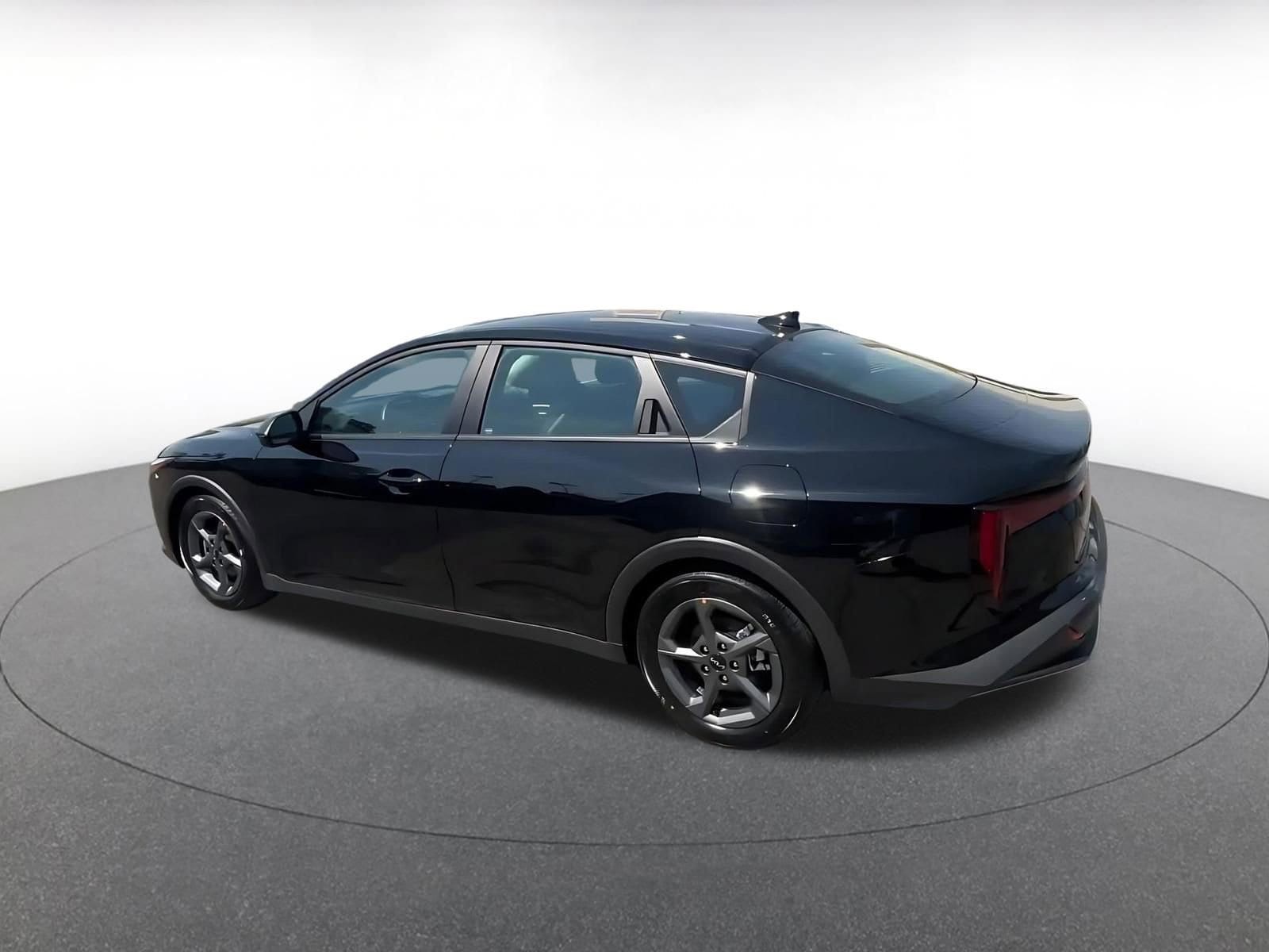 Thumbnail: 2025 Kia K4 - 10