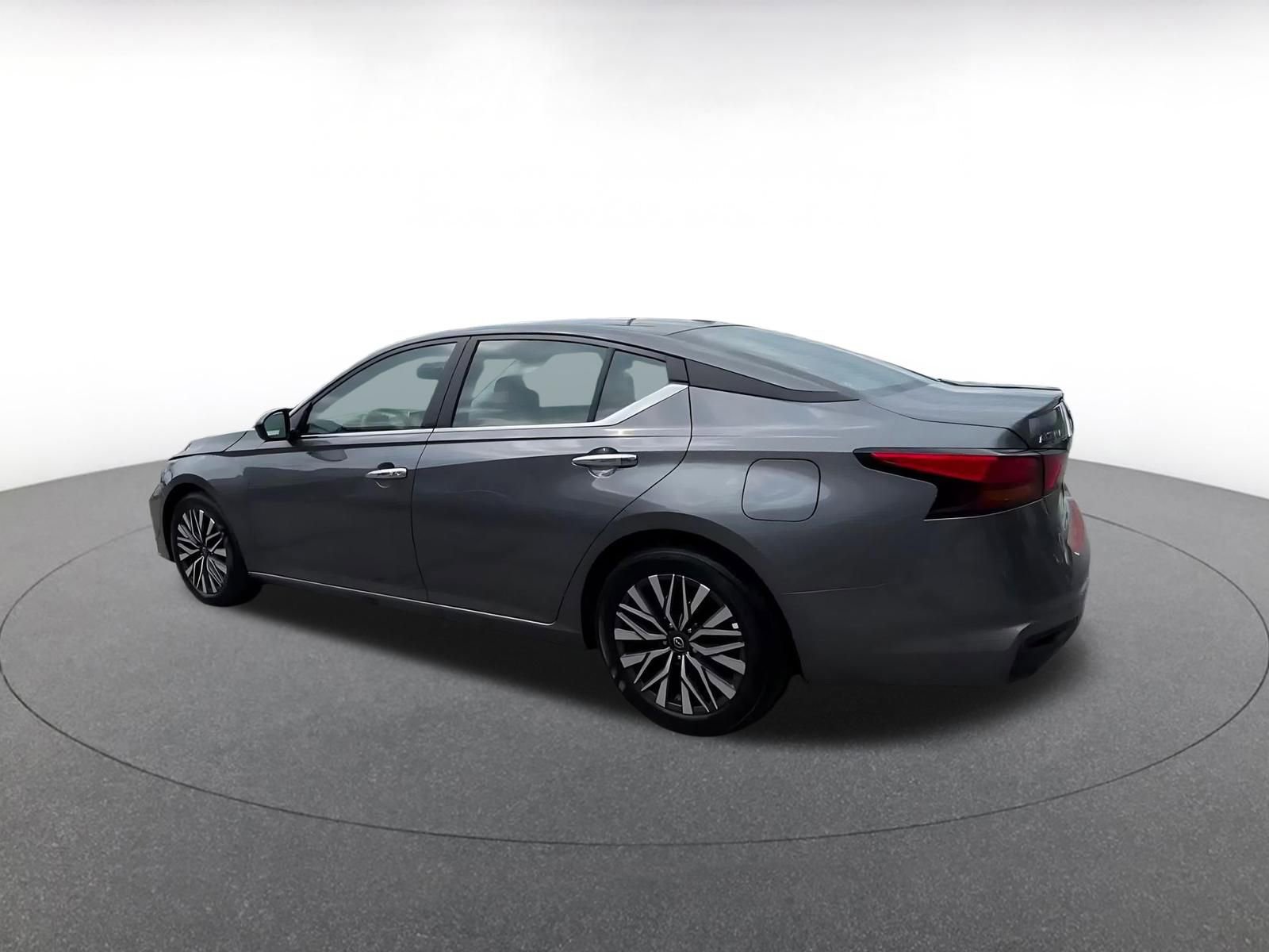 Thumbnail: 2025 Nissan Altima - 10