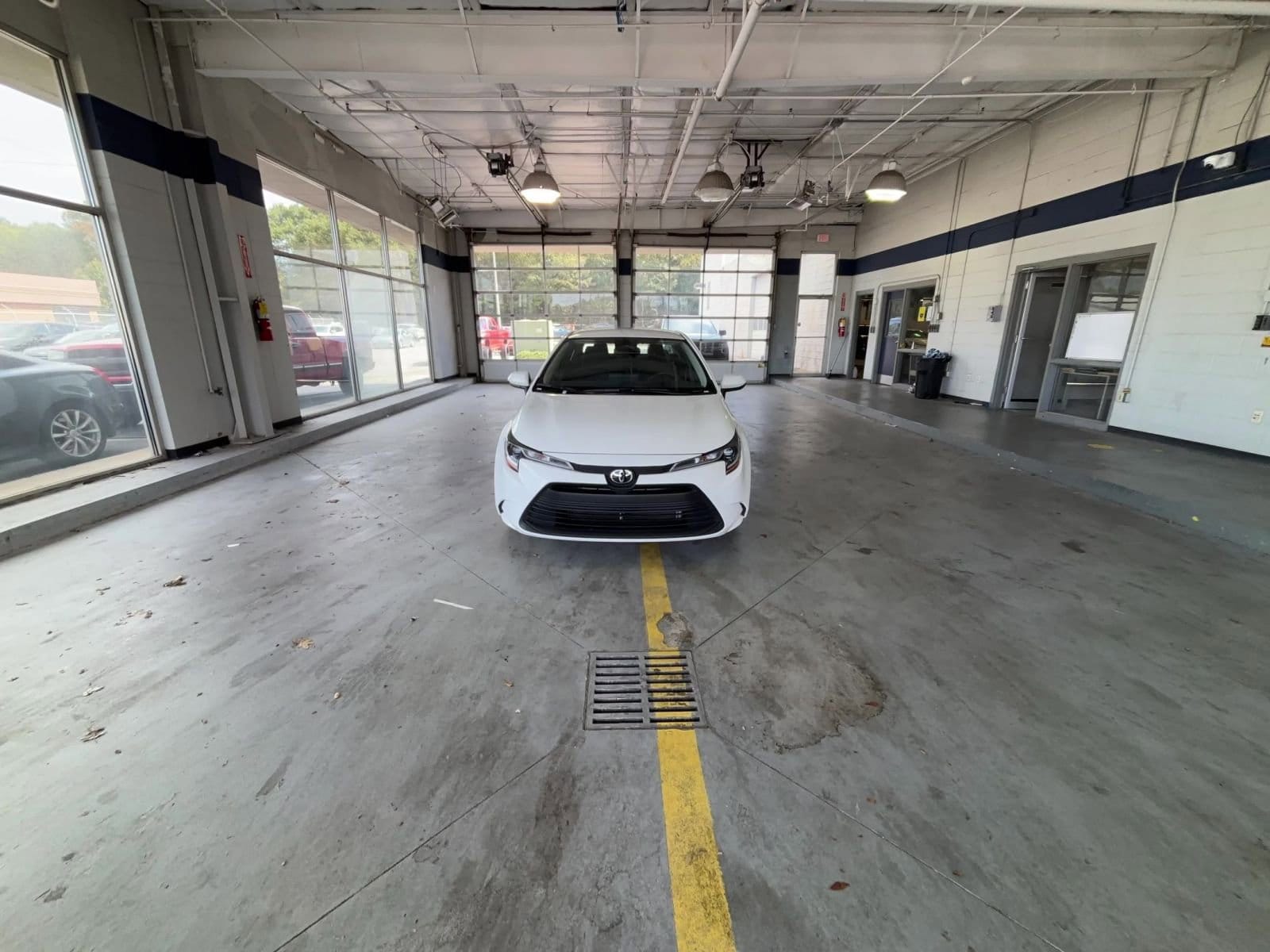 Thumbnail: 2025 Toyota Corolla - 16