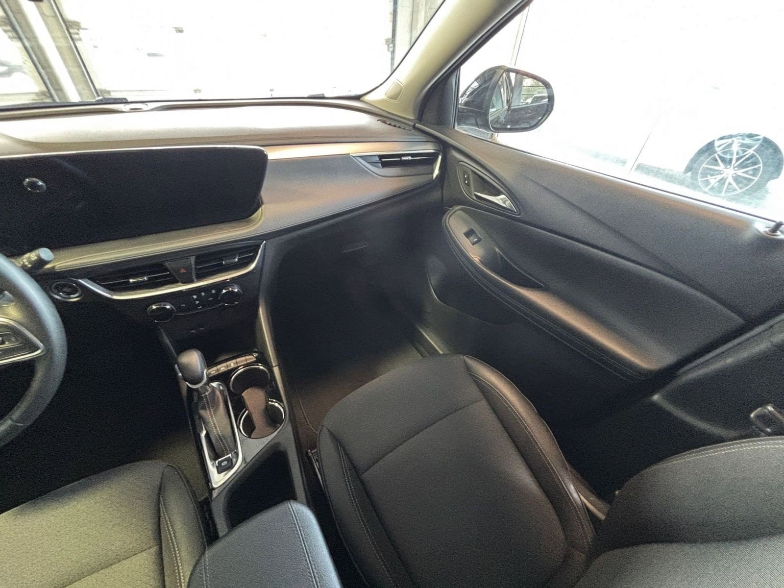 Thumbnail: 2025 Buick Encore GX - 33