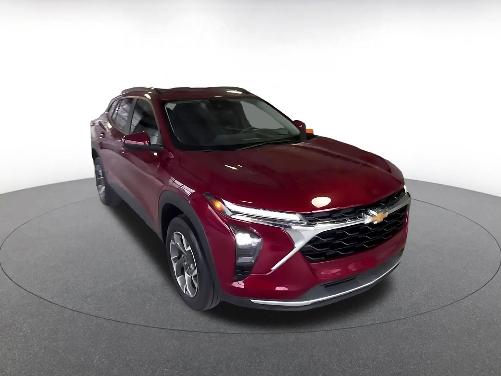 Thumbnail: 2025 Chevrolet Trax - 3