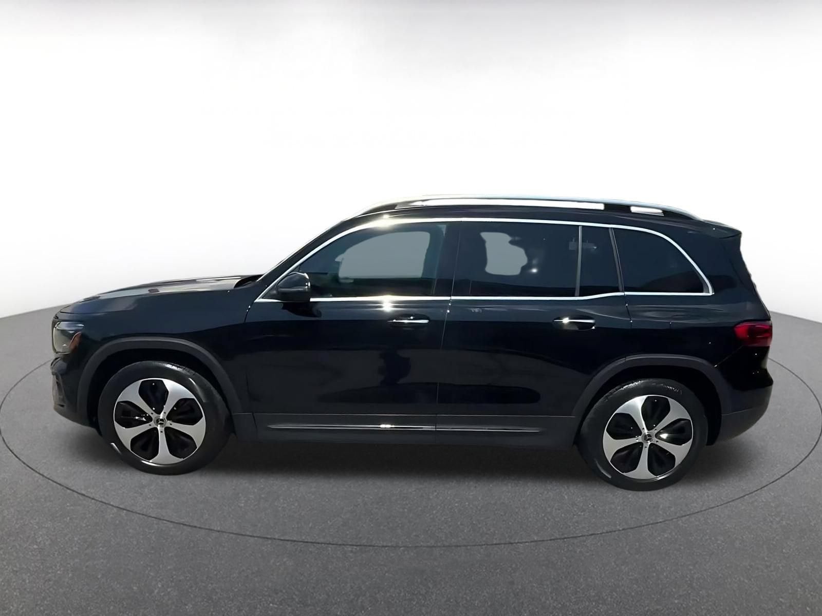 Thumbnail: 2025 Mercedes-Benz GLB - 8