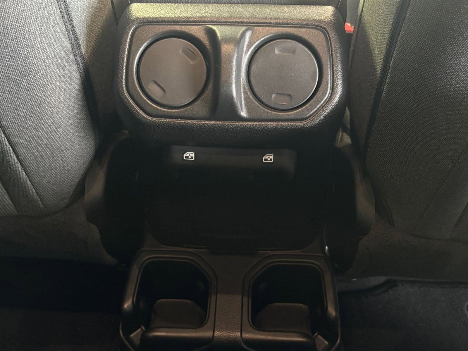 Thumbnail: 2025 Jeep Wrangler - 23