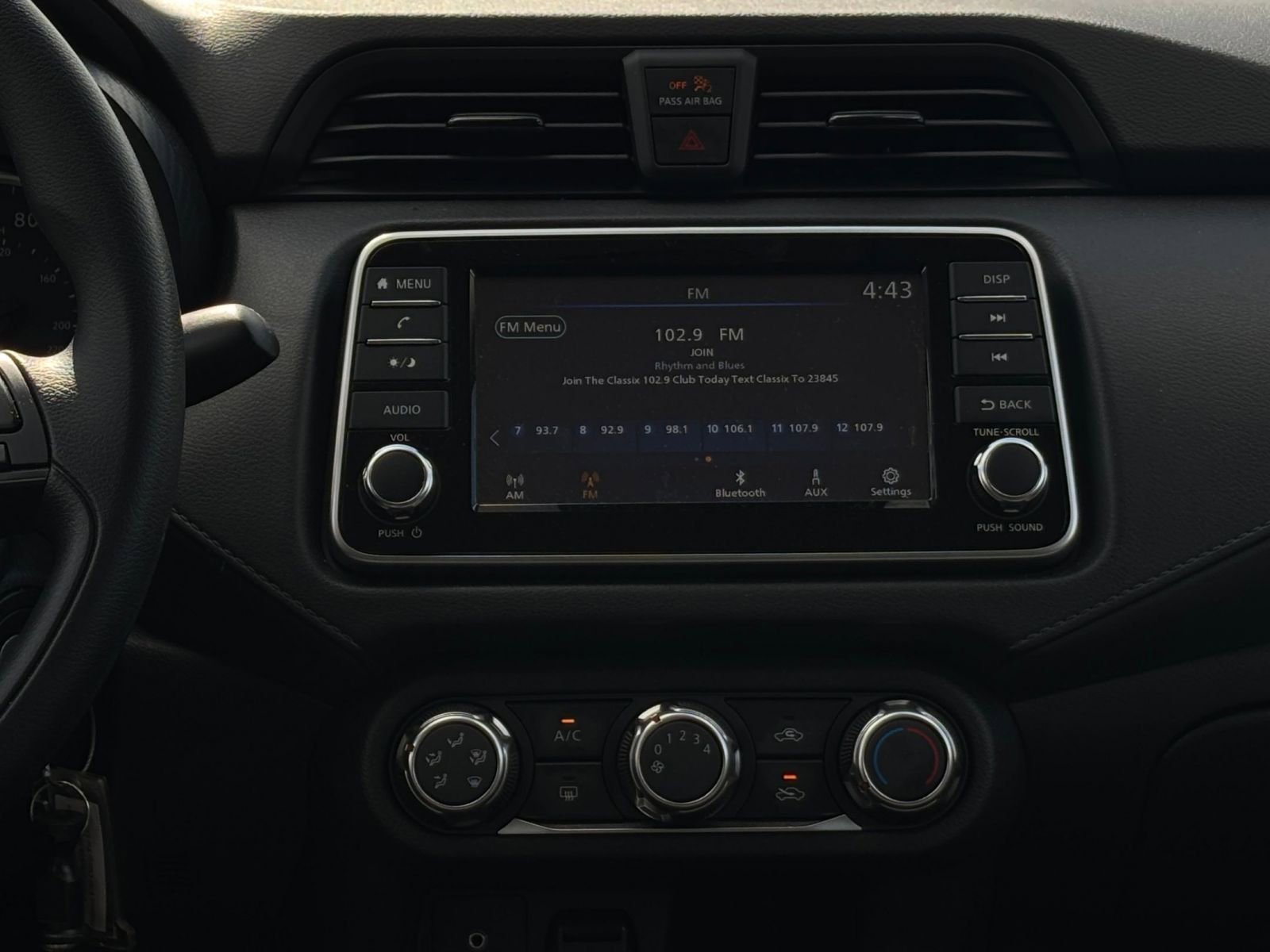 2024 Nissan Versa S 21