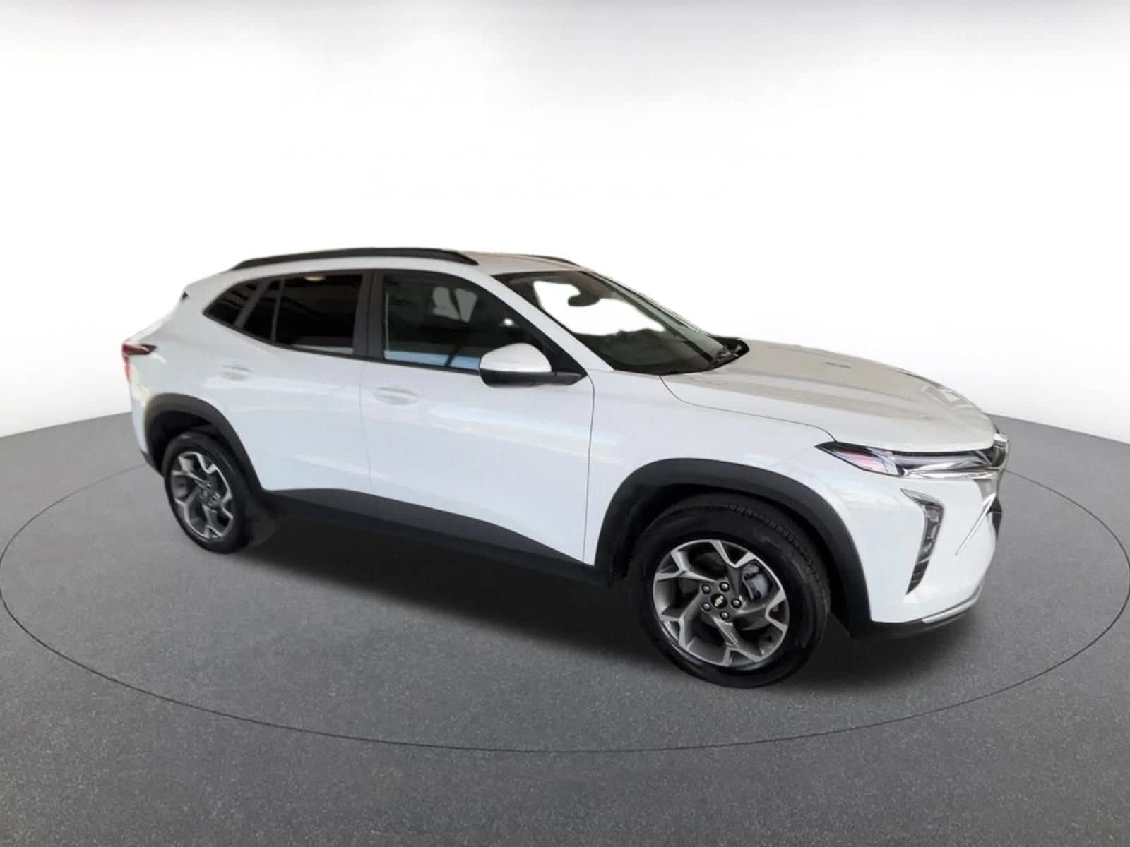 Thumbnail: 2025 Chevrolet Trax - 2