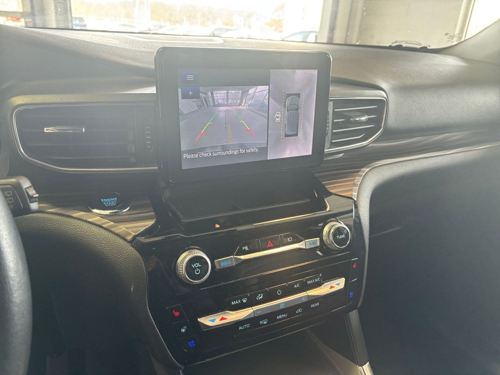 Thumbnail: 2023 Ford Explorer - 27