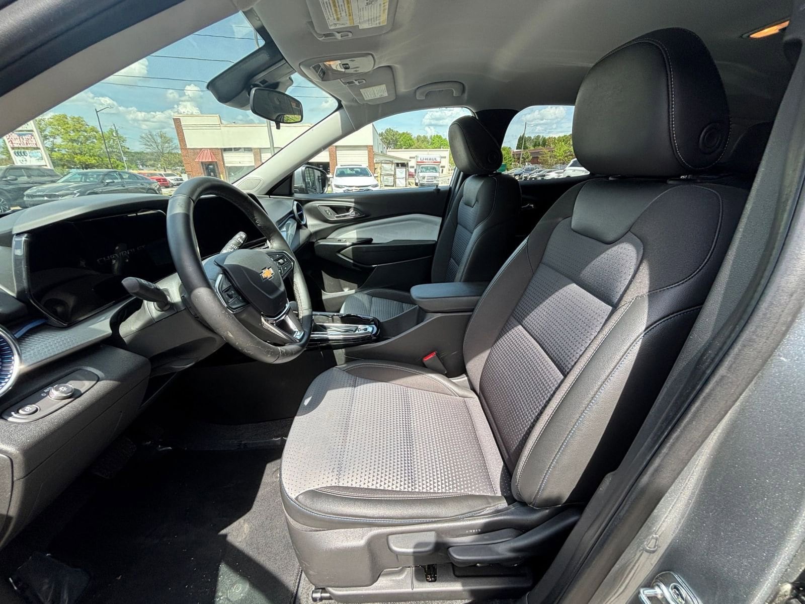 Thumbnail: 2025 Chevrolet Trax - 27