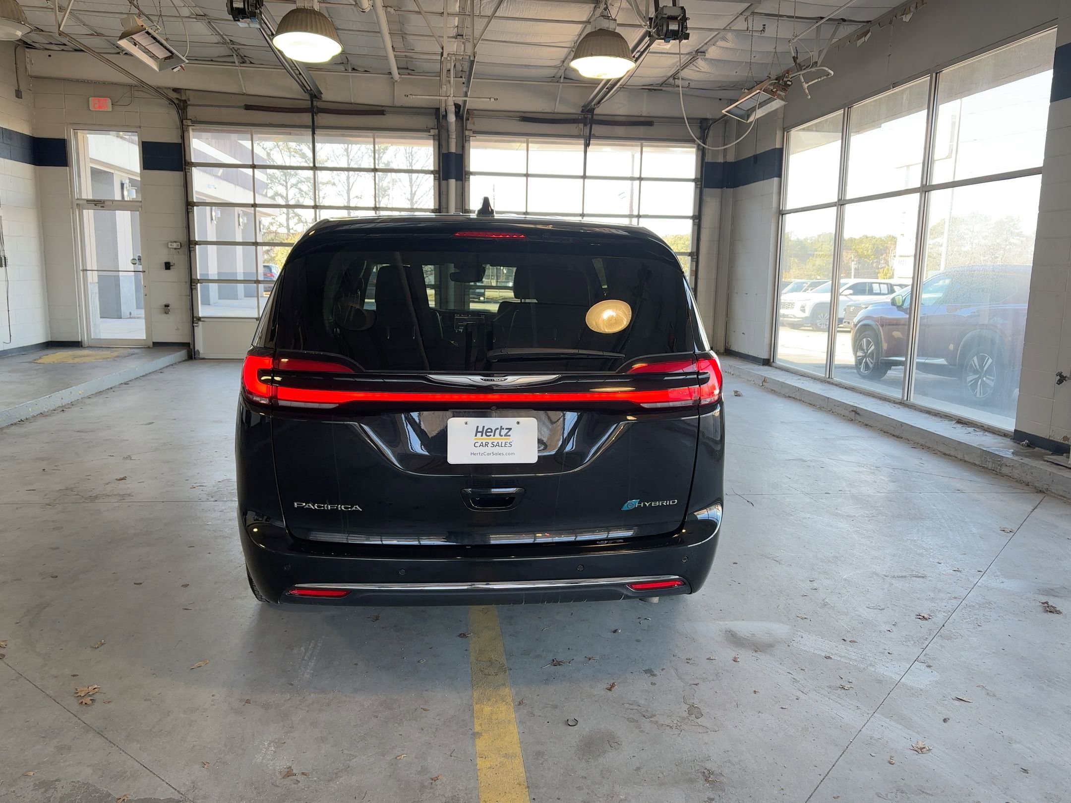 Thumbnail: 2023 Chrysler Pacifica - 11