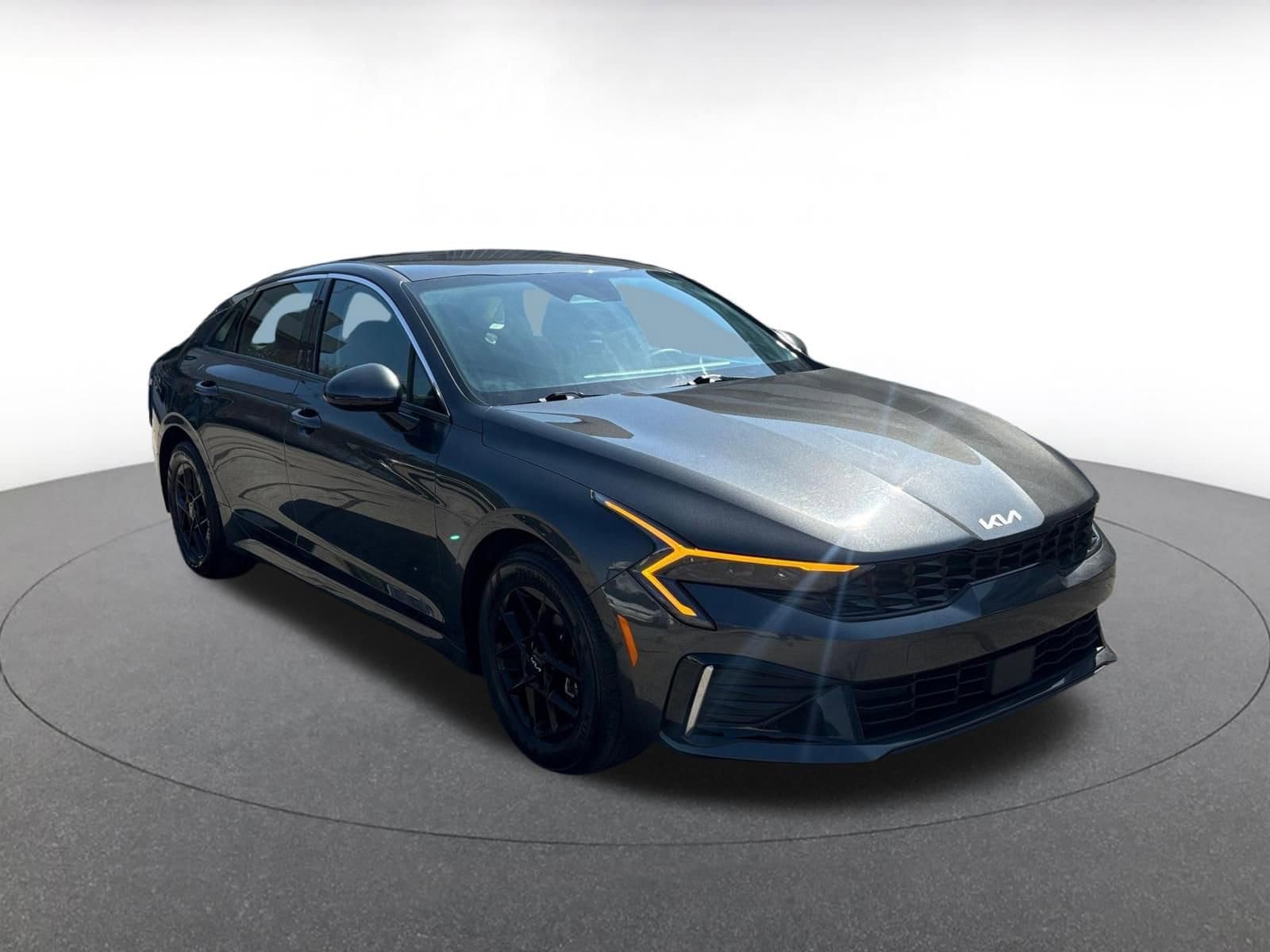 Thumbnail: 2025 Kia K5 - 1