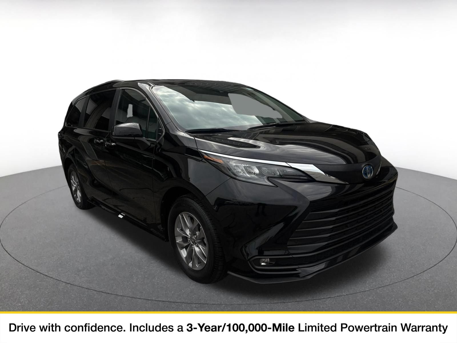 Thumbnail: 2025 Toyota Sienna - 1