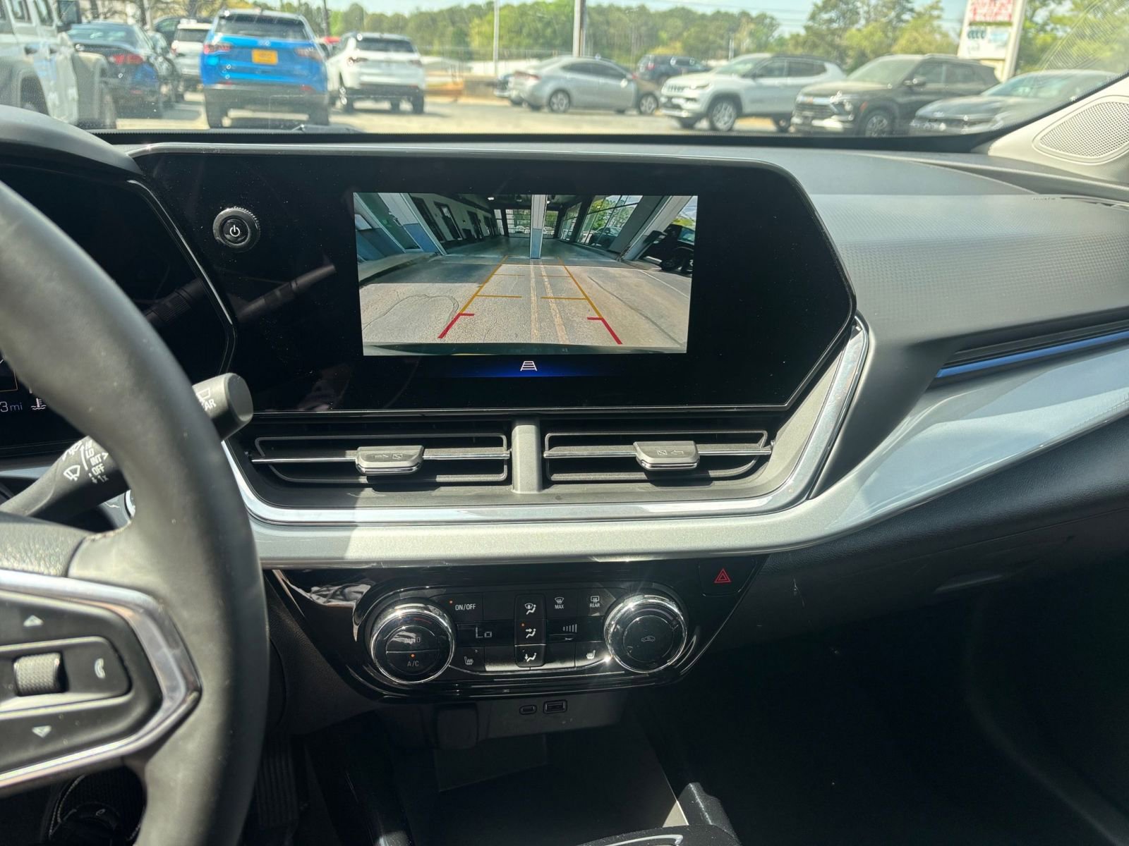 Thumbnail: 2025 Chevrolet Trax - 23