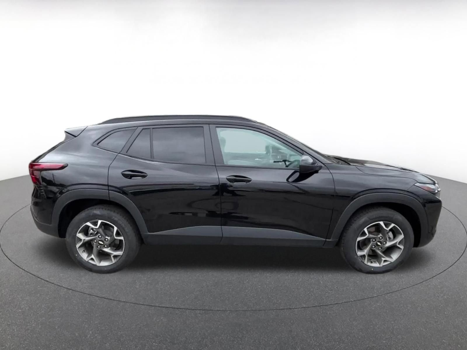 Thumbnail: 2025 Chevrolet Trax - 21