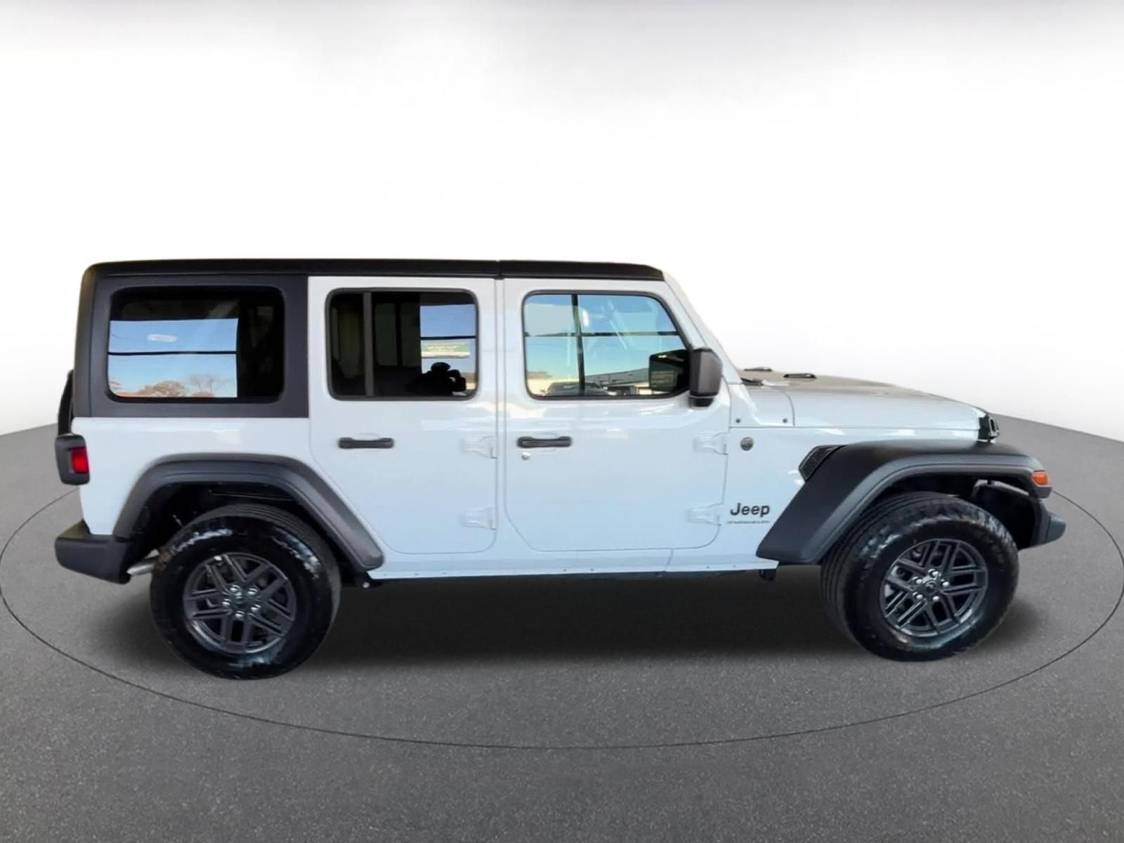 Thumbnail: 2025 Jeep Wrangler - 21