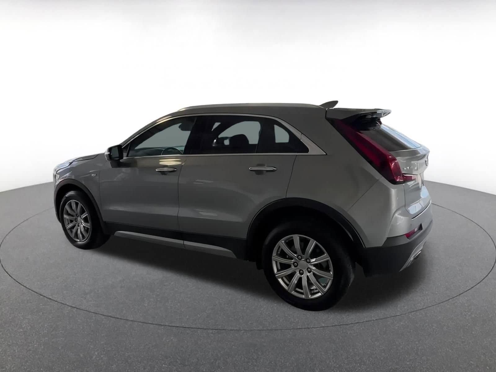 Thumbnail: 2023 Cadillac XT4 - 10