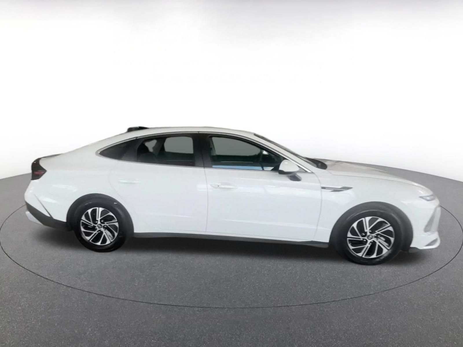 Thumbnail: 2026 Hyundai Sonata - 16
