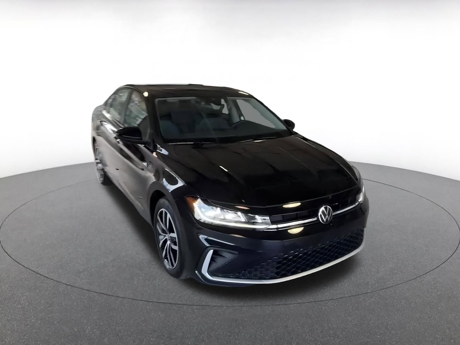 Thumbnail: 2025 Volkswagen Jetta - 3