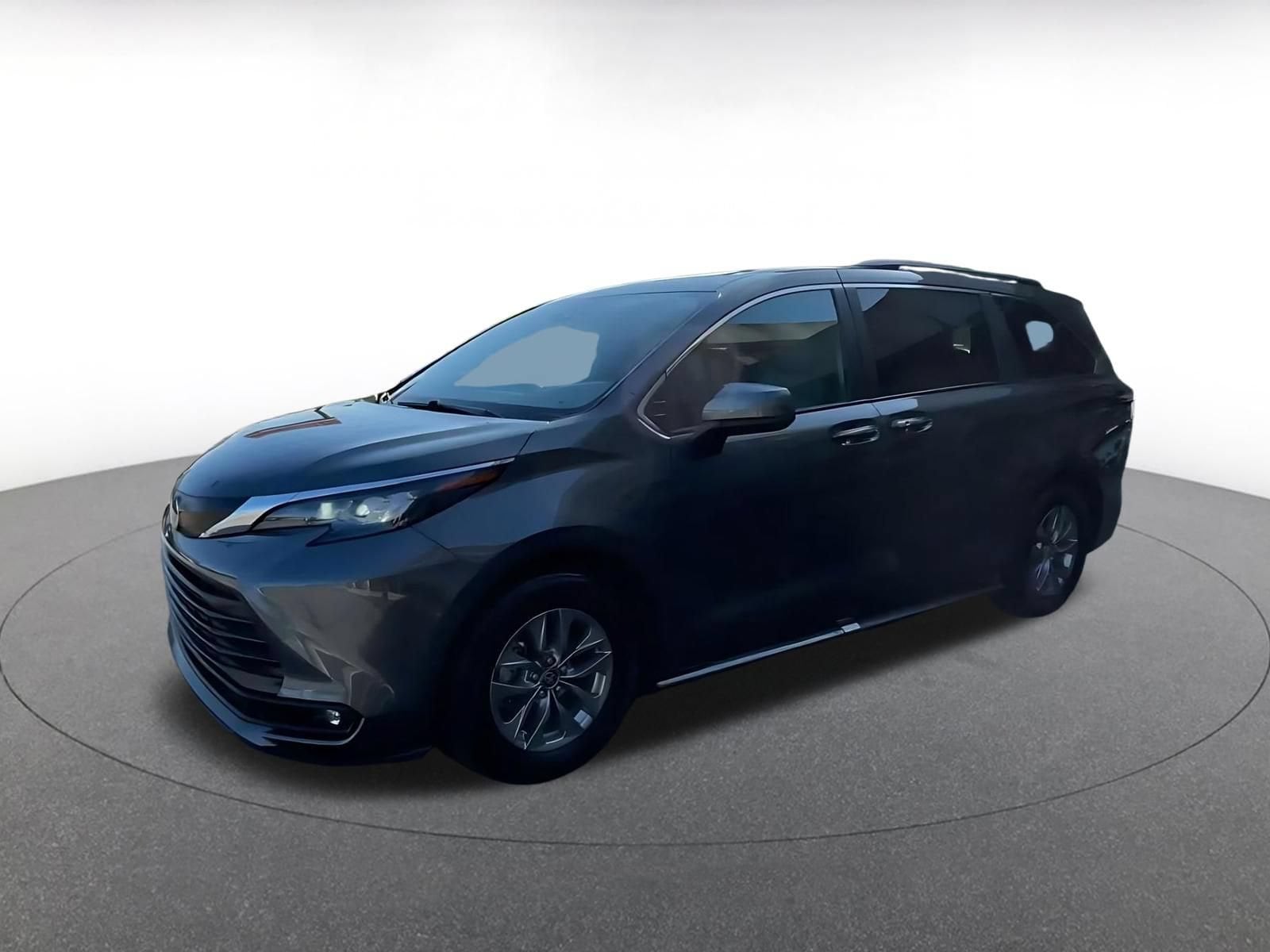 Thumbnail: 2025 Toyota Sienna - 8