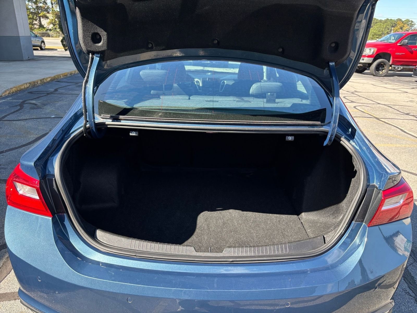 Thumbnail: 2024 Chevrolet Malibu - 31