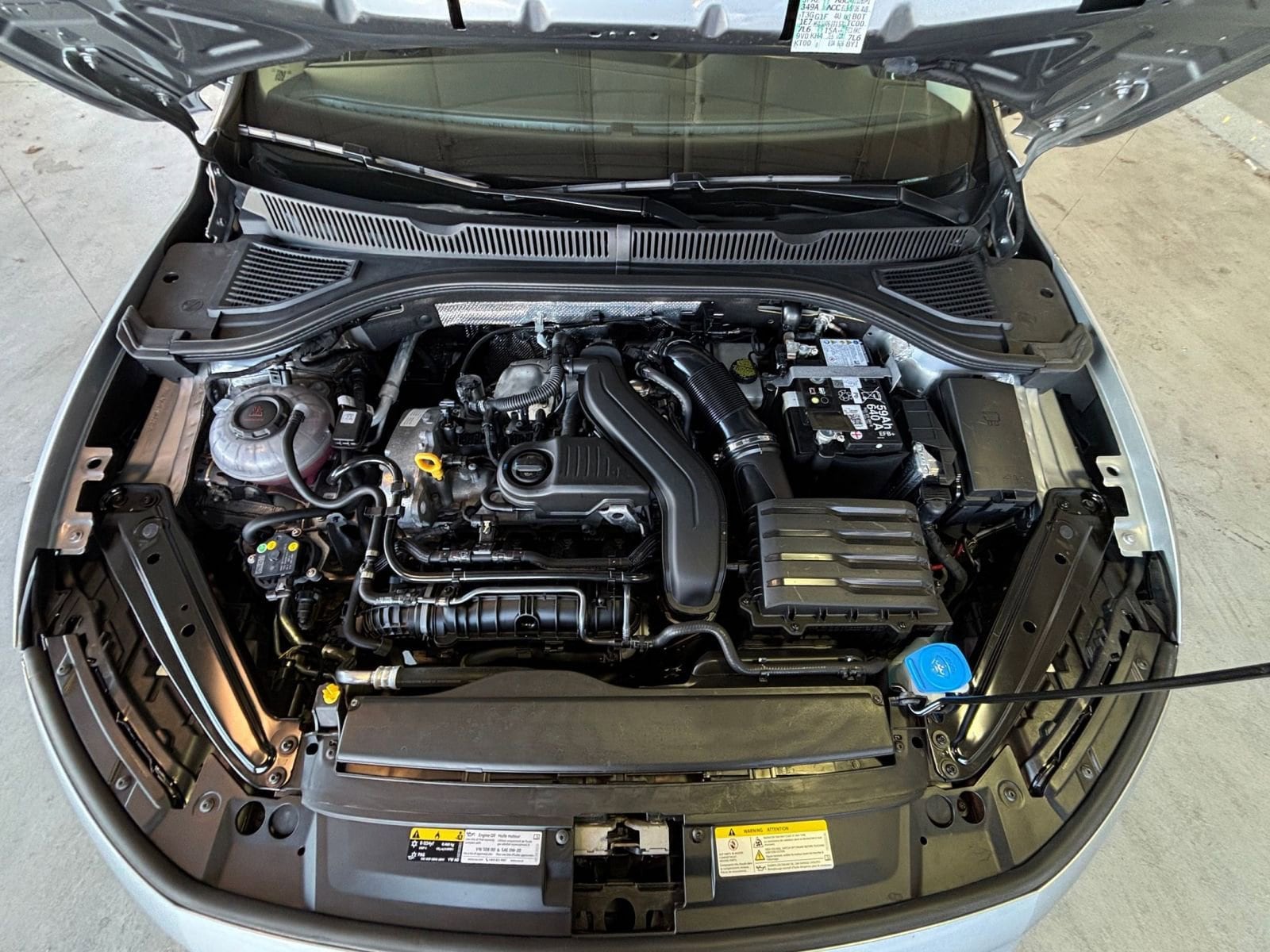 Thumbnail: 2025 Volkswagen Jetta - 32