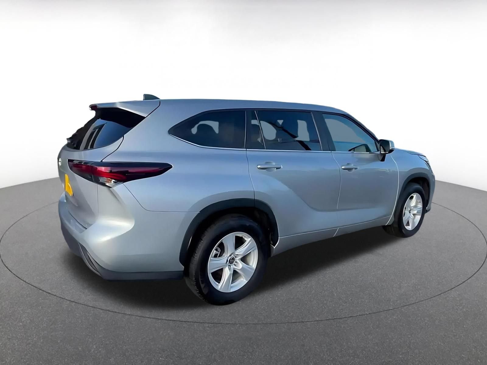 Thumbnail: 2025 Toyota Highlander - 13