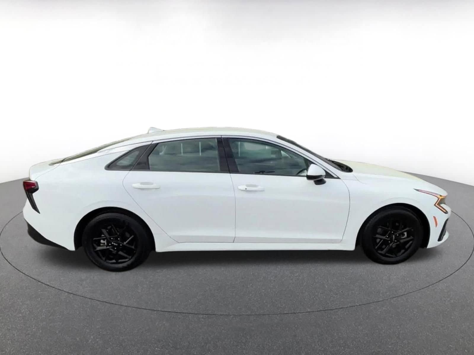 Thumbnail: 2025 Kia K5 - 18