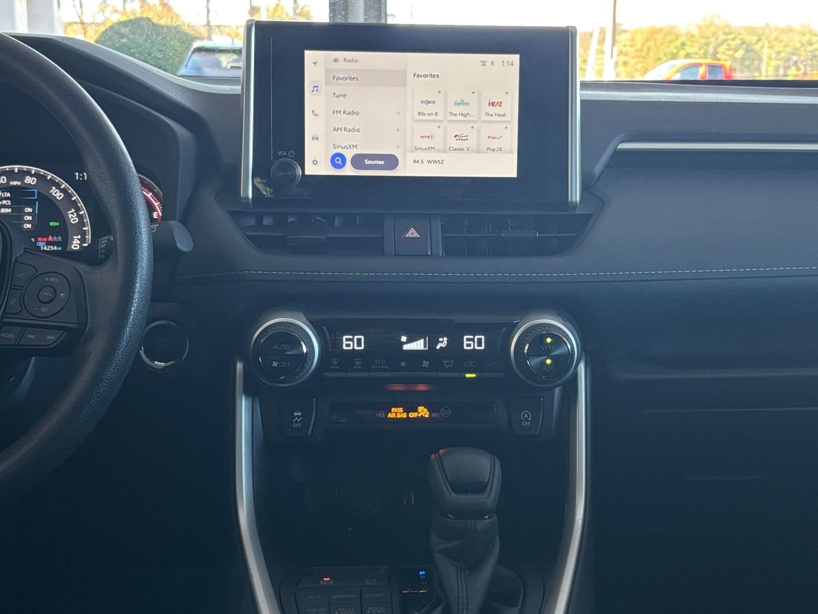 Thumbnail: 2025 Toyota RAV4 - 25