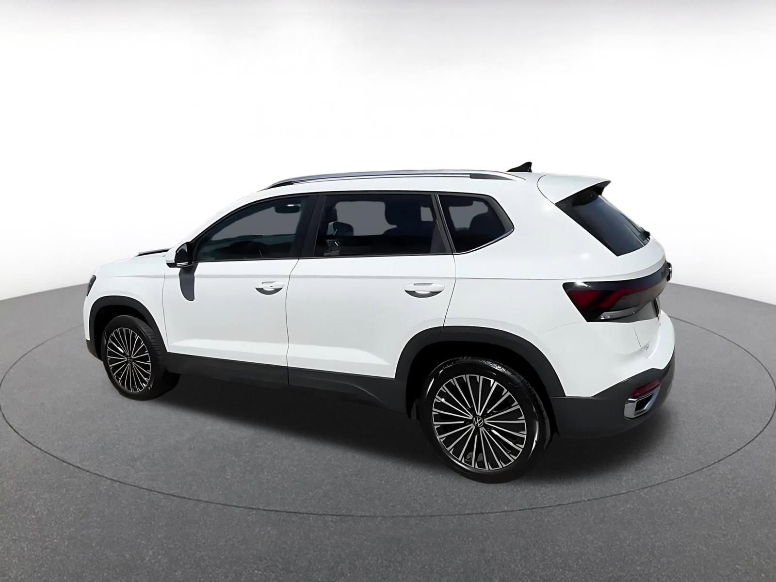 Thumbnail: 2025 Volkswagen Taos - 10