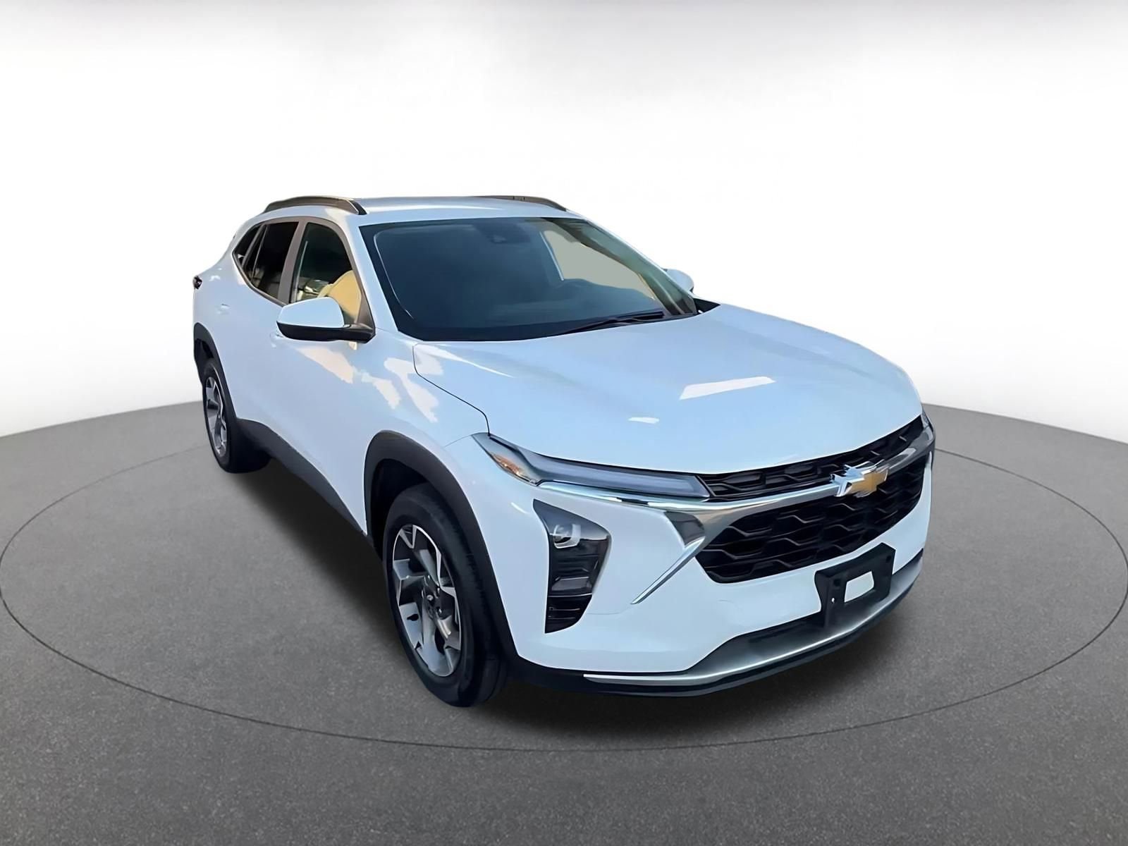 Thumbnail: 2025 Chevrolet Trax - 3