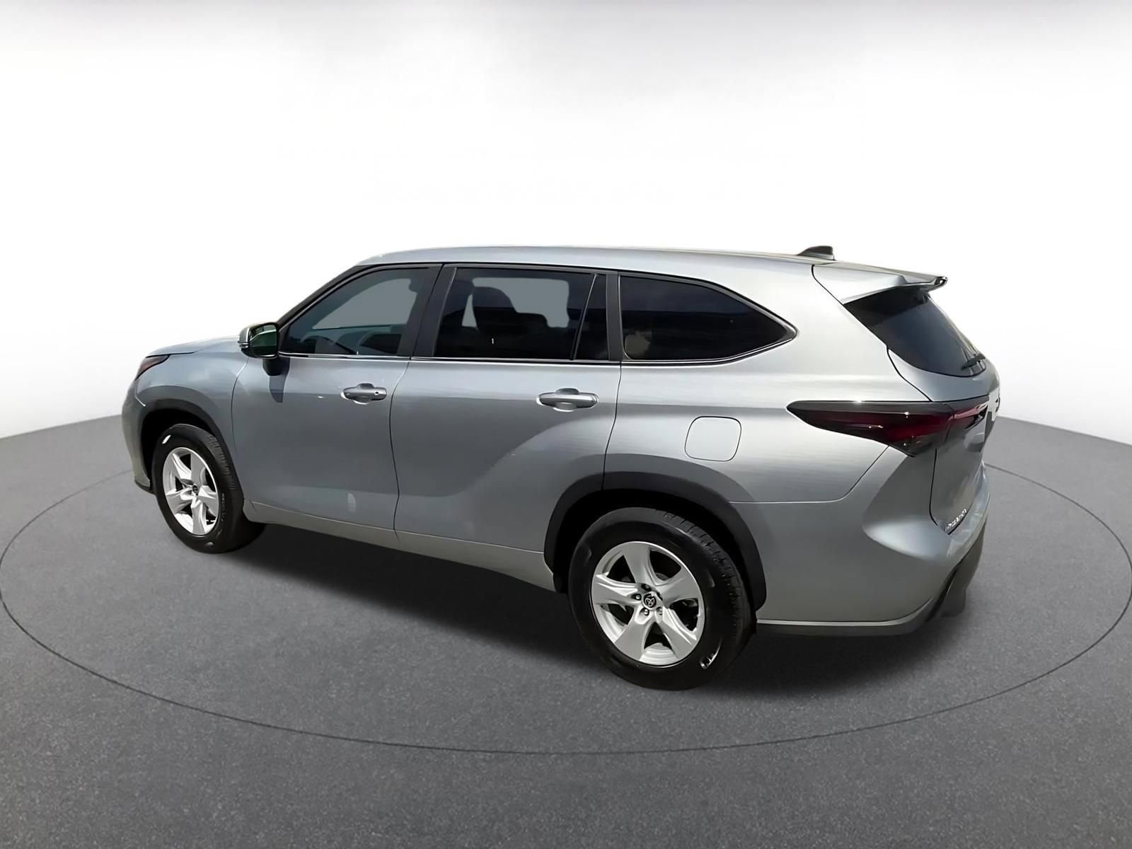 Thumbnail: 2025 Toyota Highlander - 10