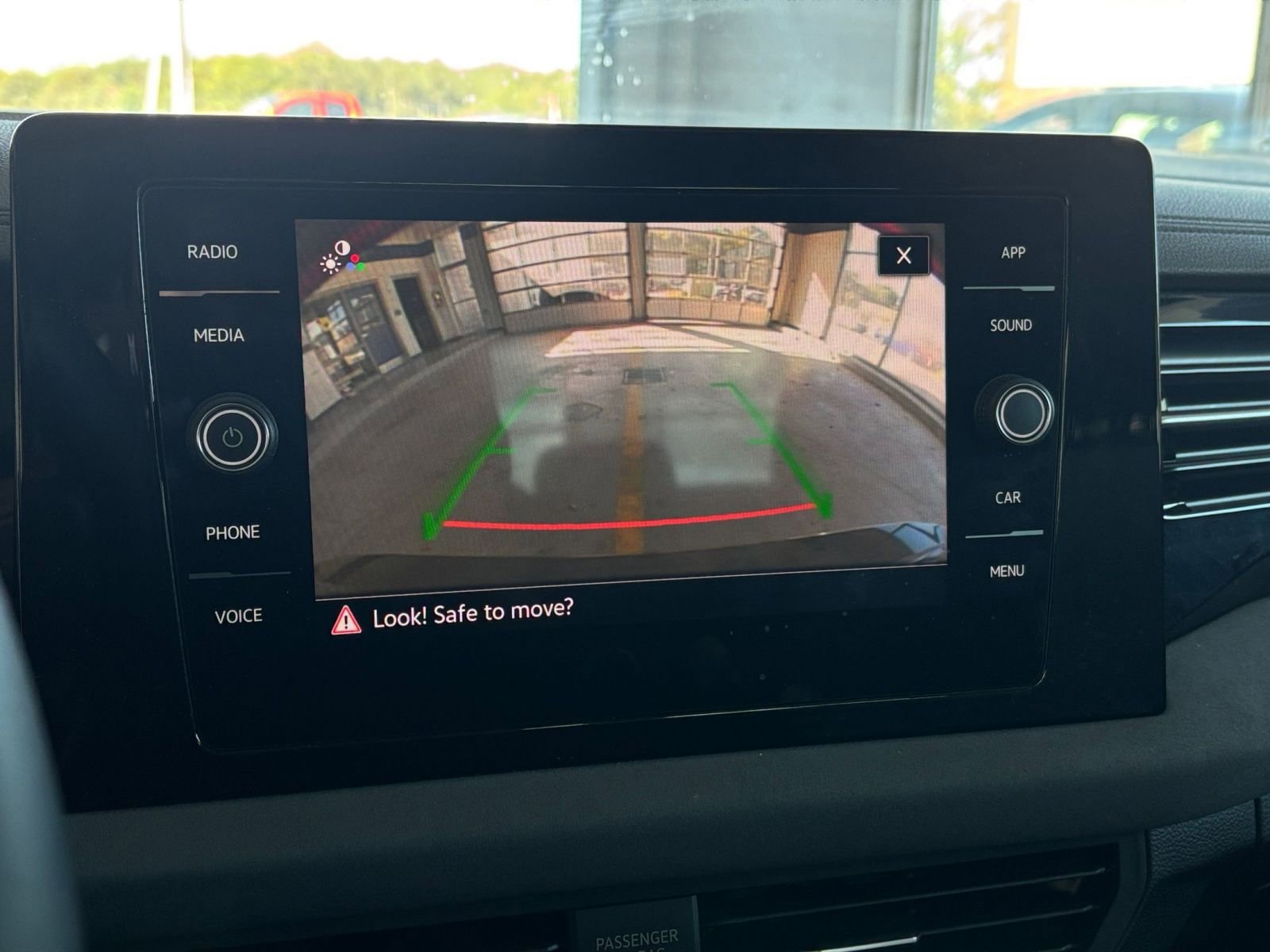 Thumbnail: 2025 Volkswagen Jetta - 17