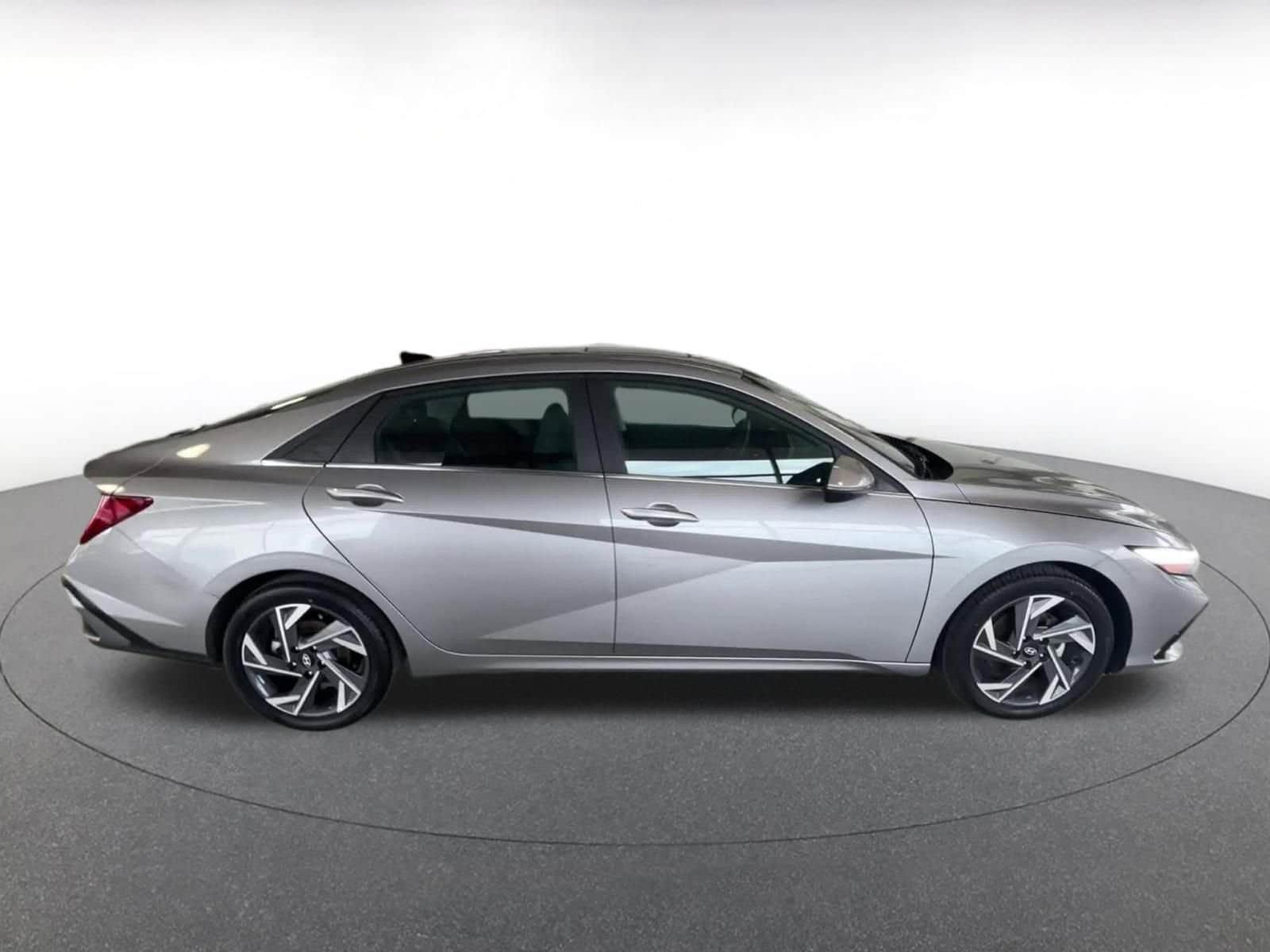 Thumbnail: 2025 Hyundai Elantra - 15