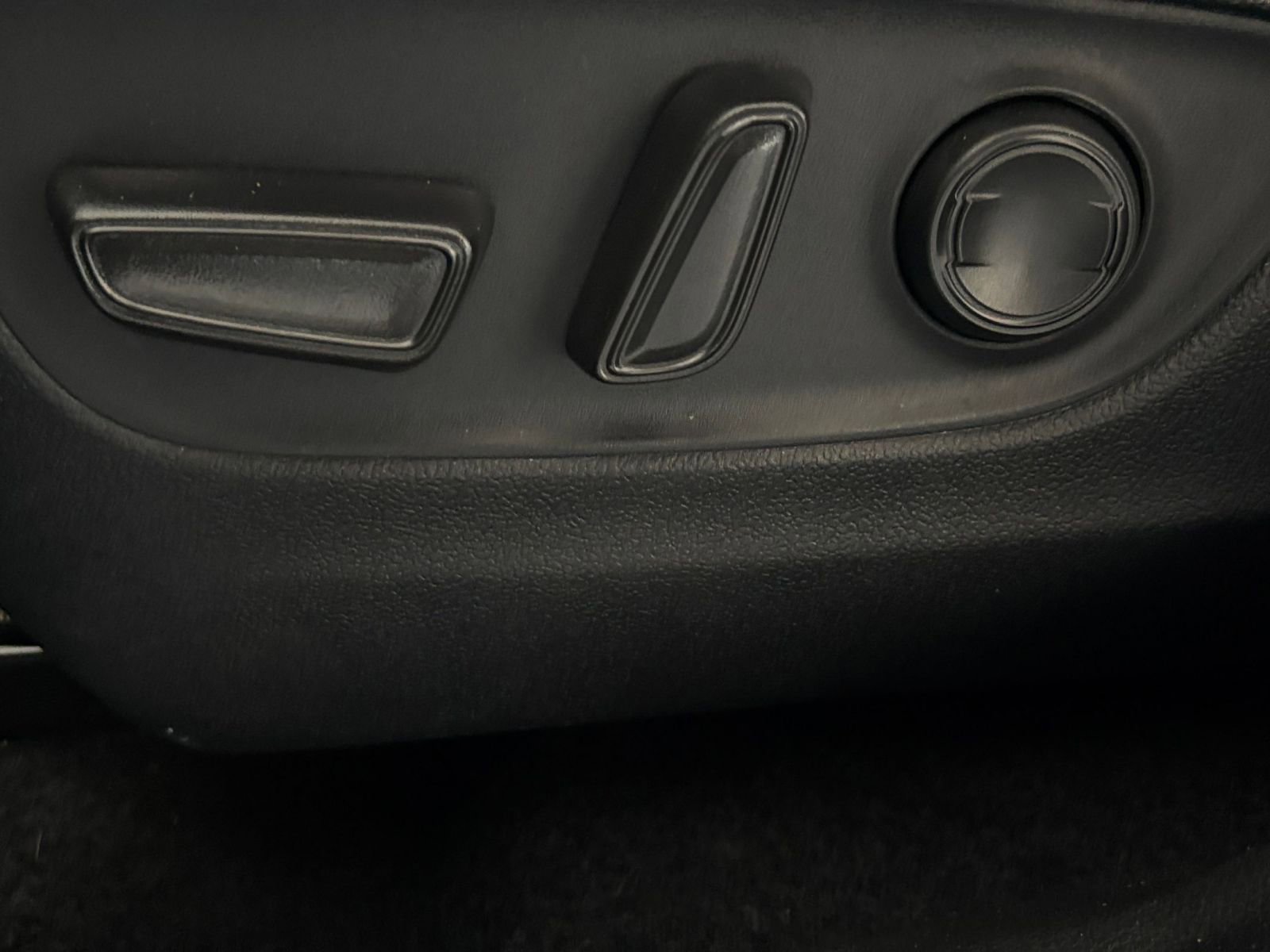 Thumbnail: 2025 Toyota RAV4 - 29