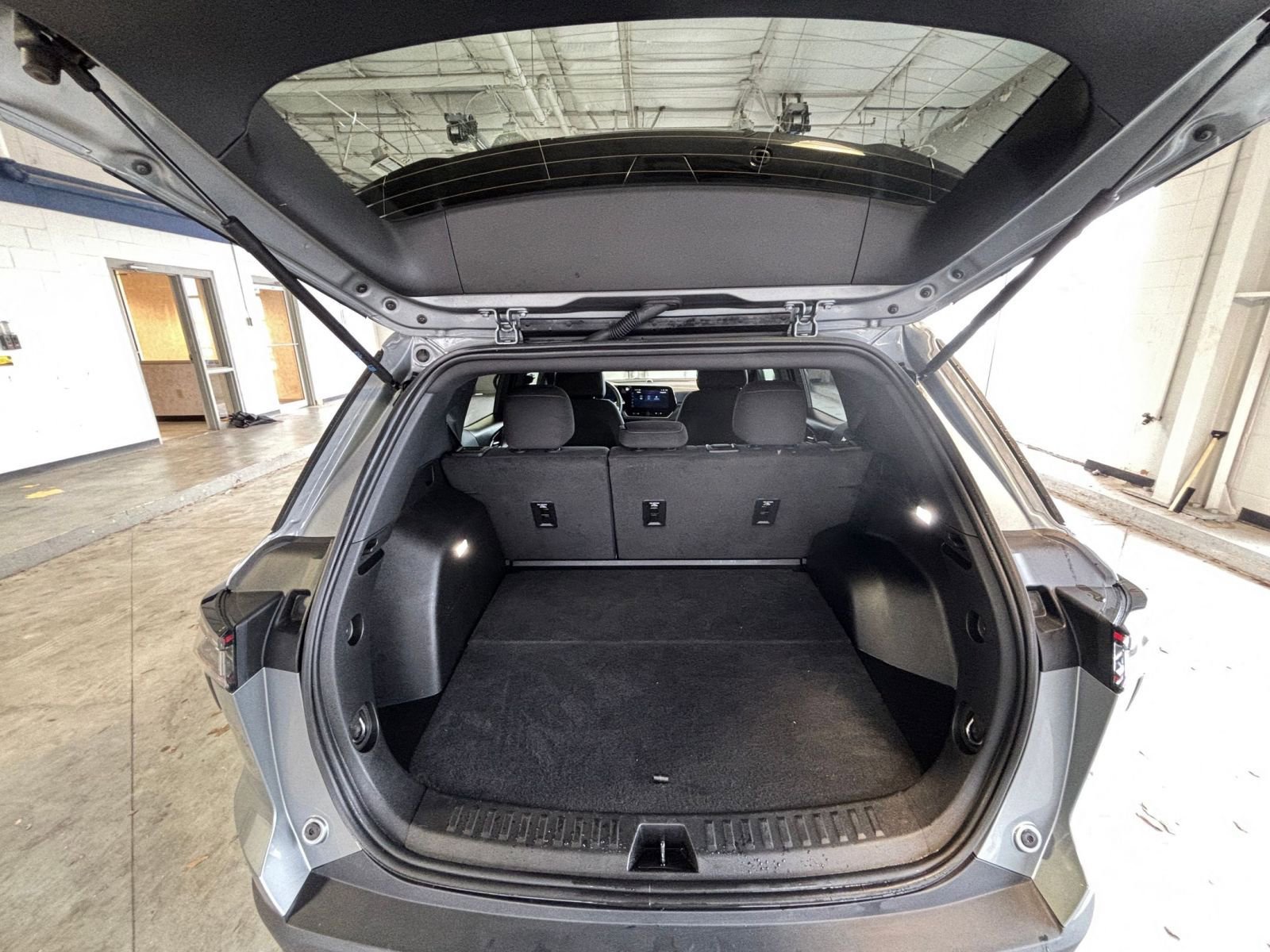 Thumbnail: 2025 Chevrolet Equinox - 32