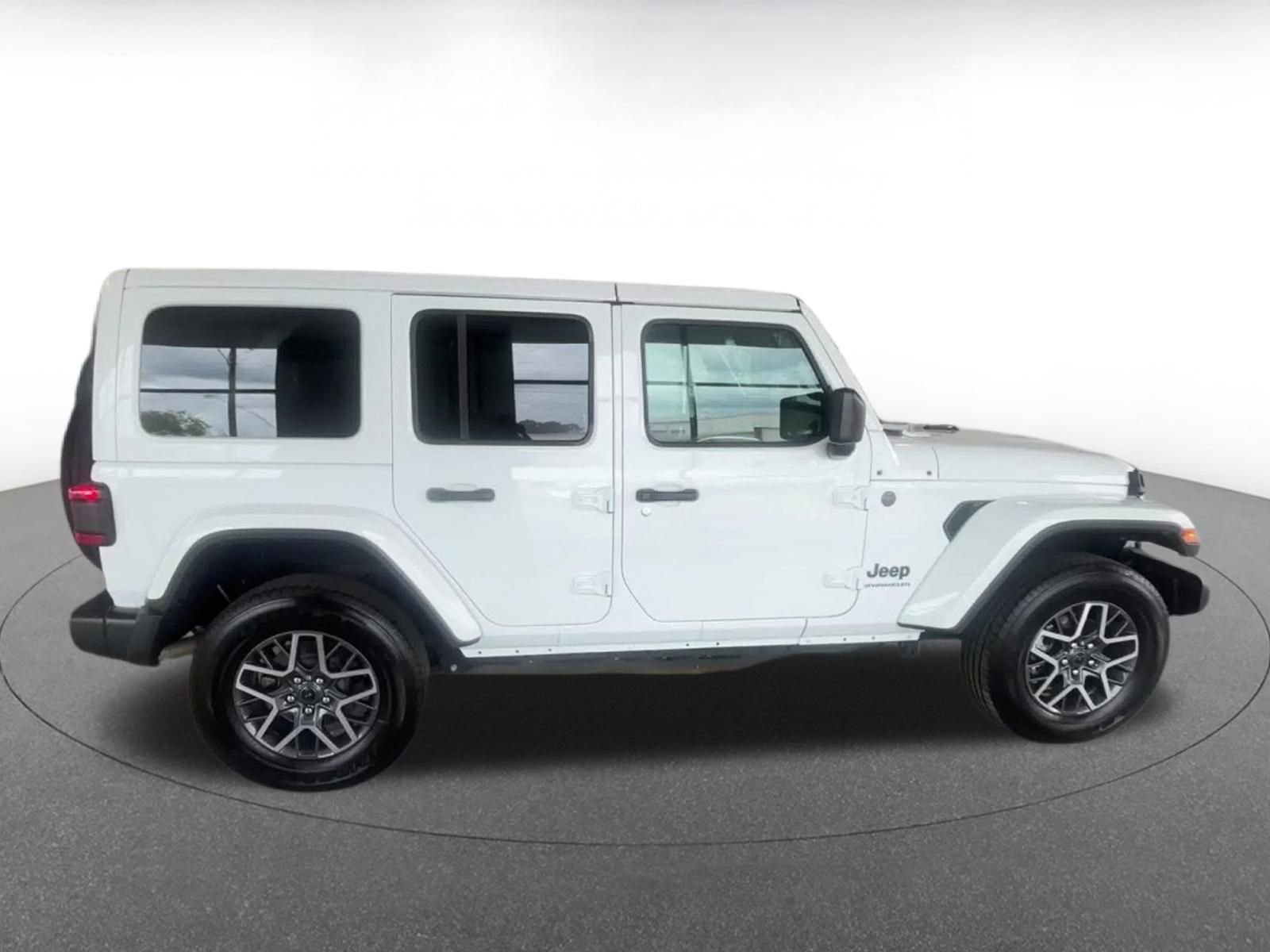 Thumbnail: 2025 Jeep Wrangler - 15