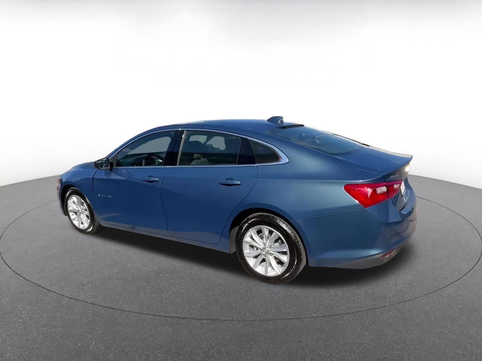 Thumbnail: 2024 Chevrolet Malibu - 10