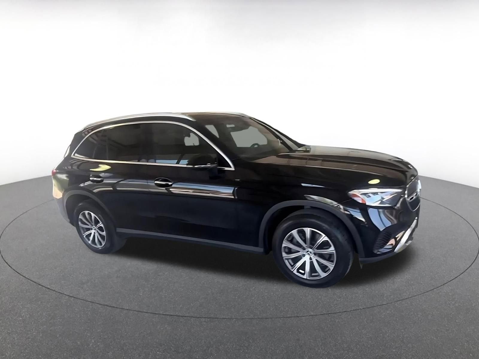 Thumbnail: 2024 Mercedes-Benz GLC - 2