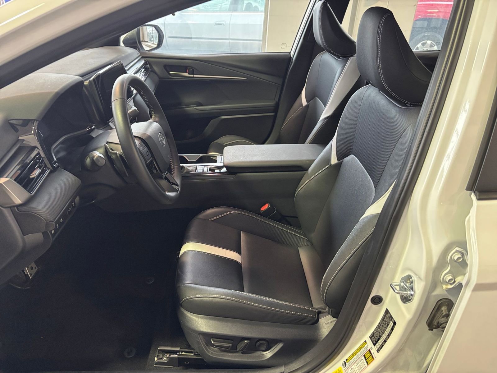 Thumbnail: 2025 Toyota Camry - 34