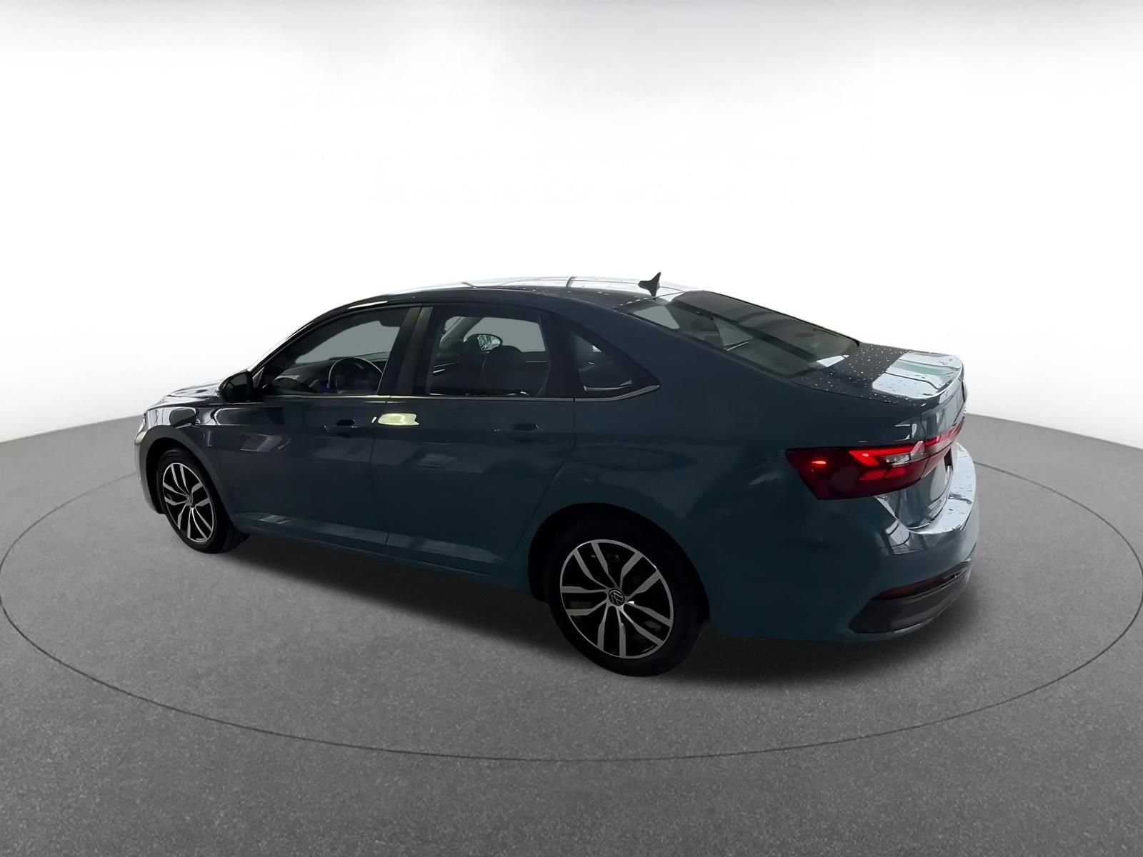 Thumbnail: 2025 Volkswagen Jetta - 12