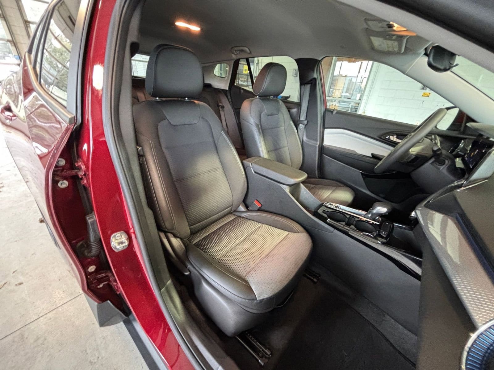 Thumbnail: 2025 Chevrolet Trax - 35