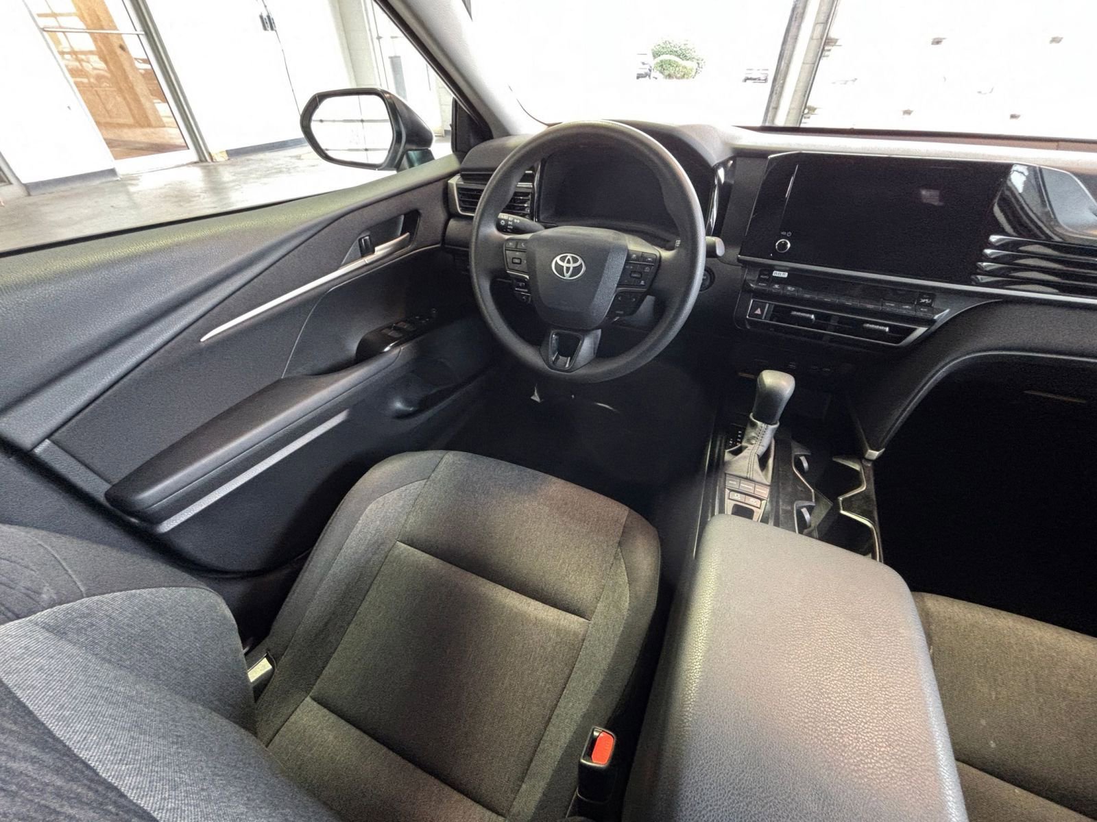 Thumbnail: 2025 Toyota Camry - 33