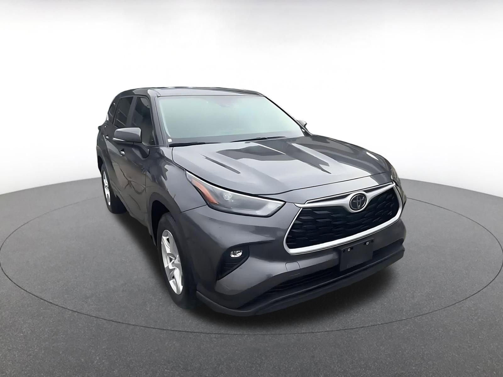 Thumbnail: 2025 Toyota Highlander - 3