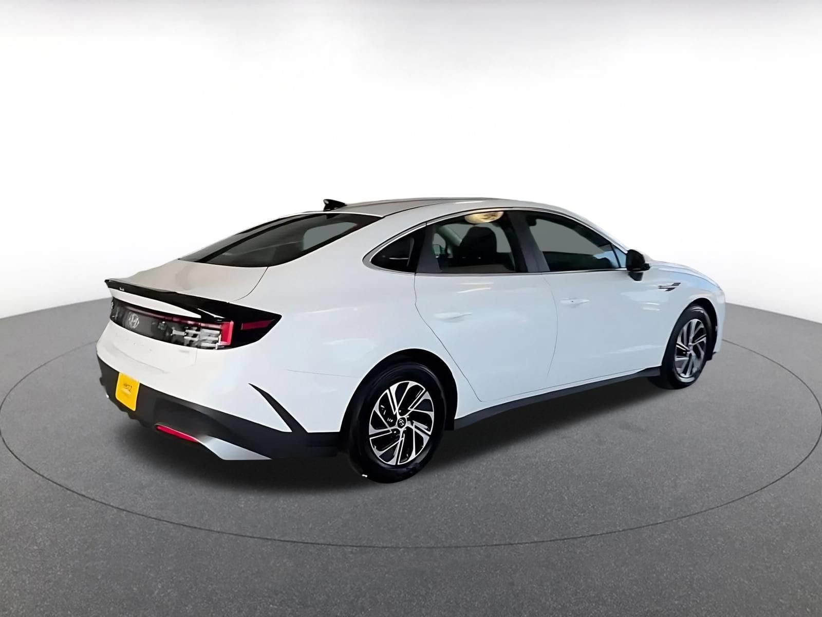 Thumbnail: 2026 Kia K4 - 15